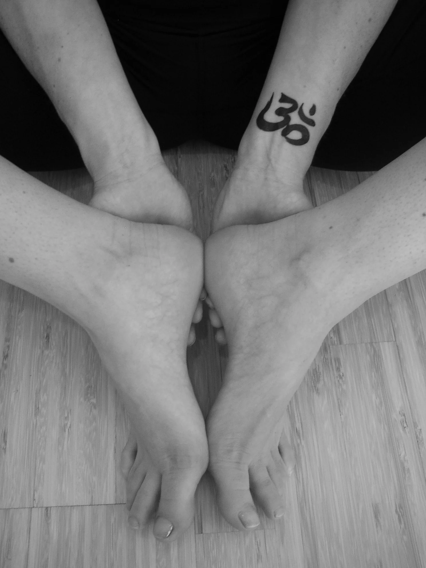 omhand-foot.jpg