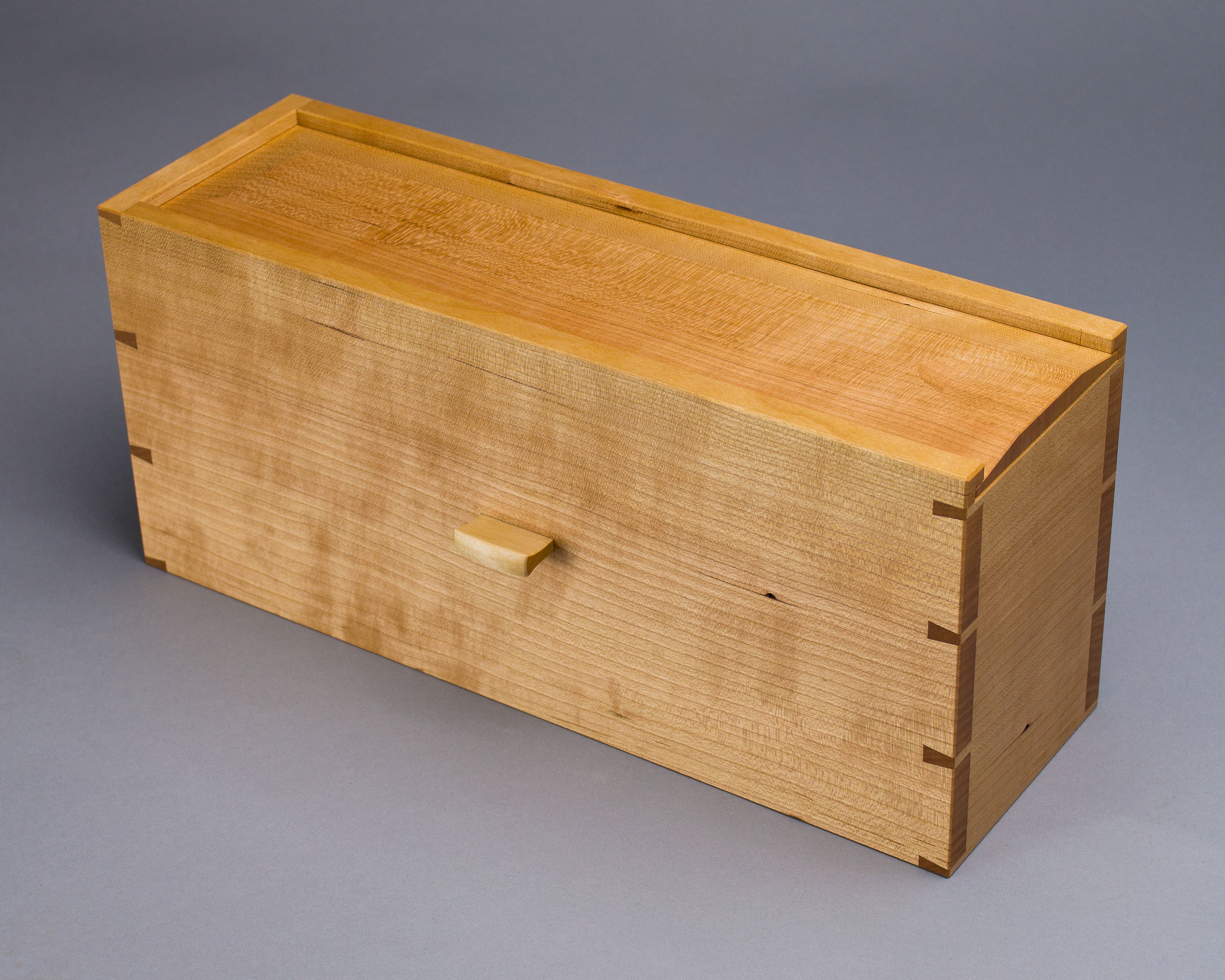 shaker-box-with-hand-cut-dovetails.jpg