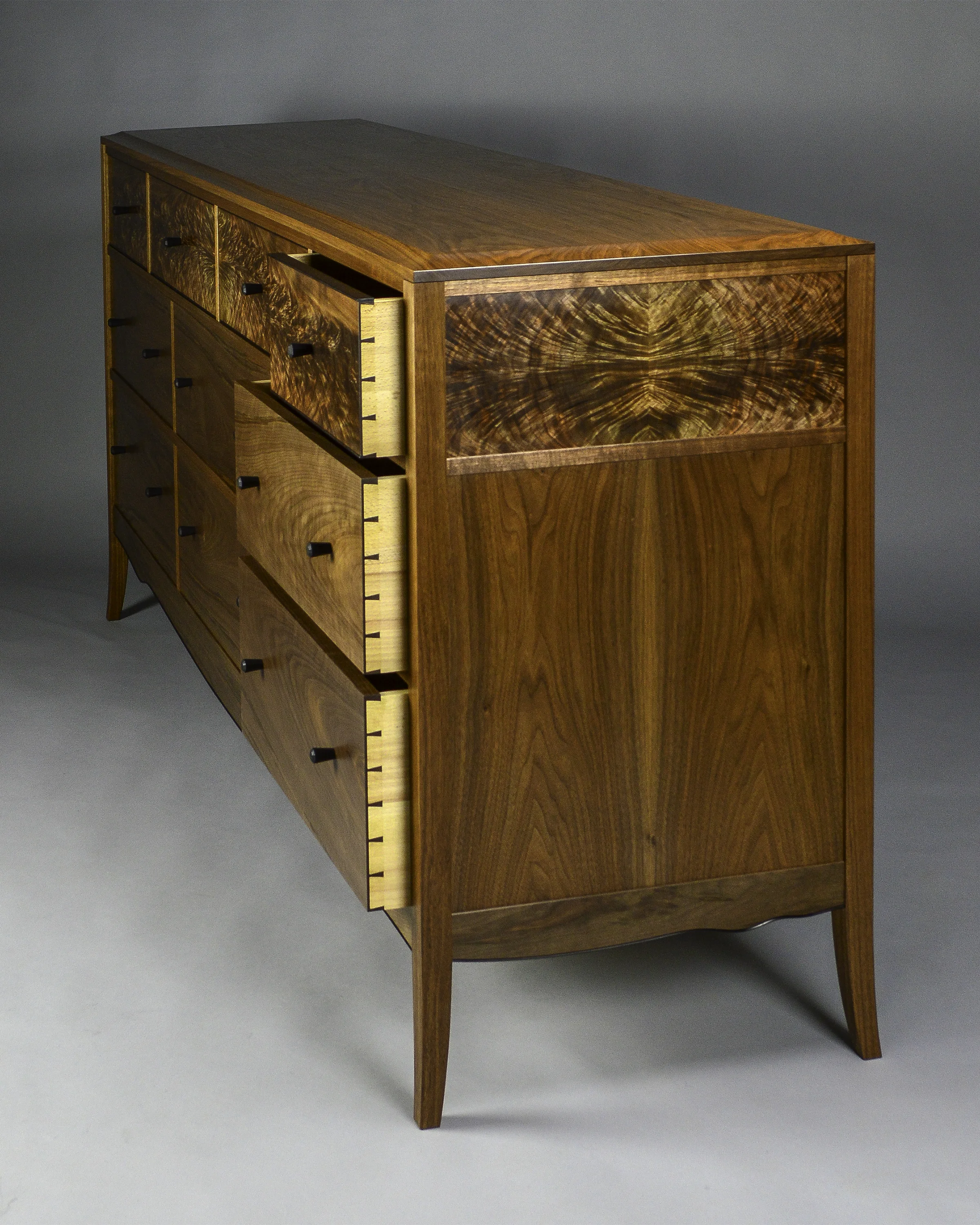 Chest of Drawers 5.jpg