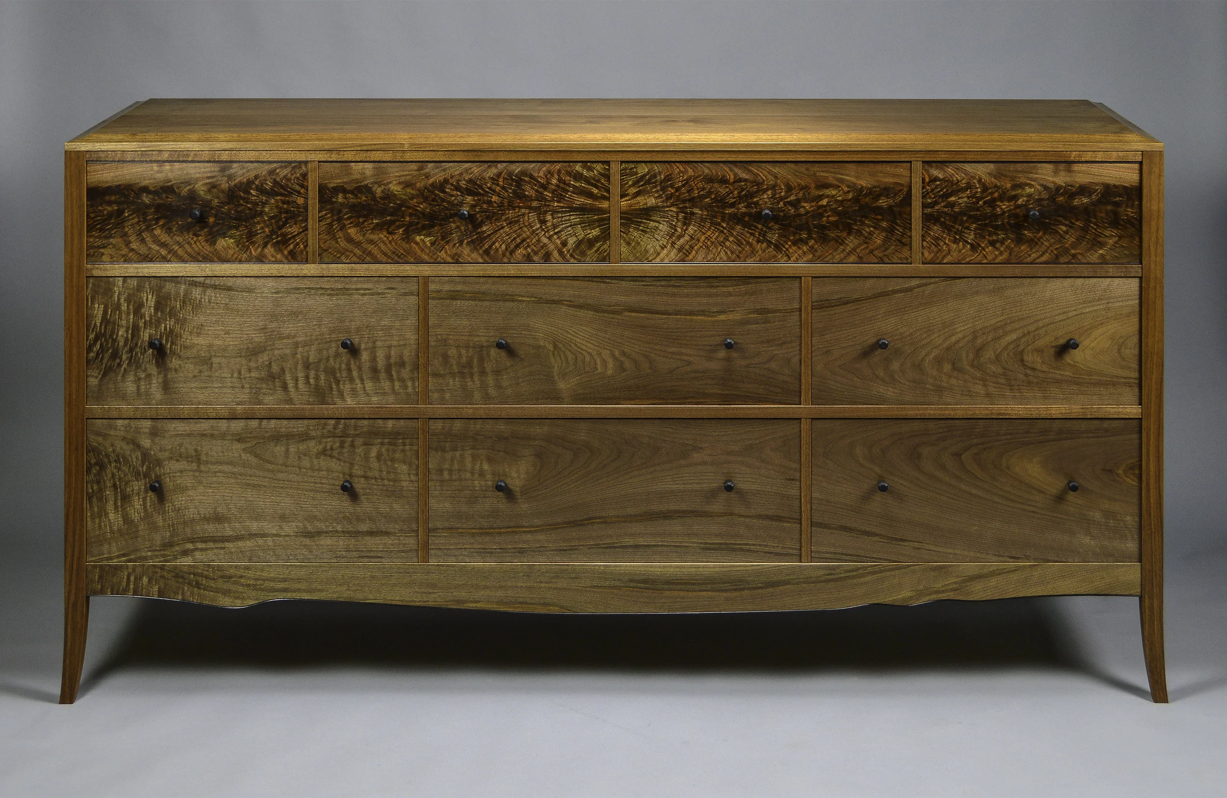 Dazzling chest of drawers