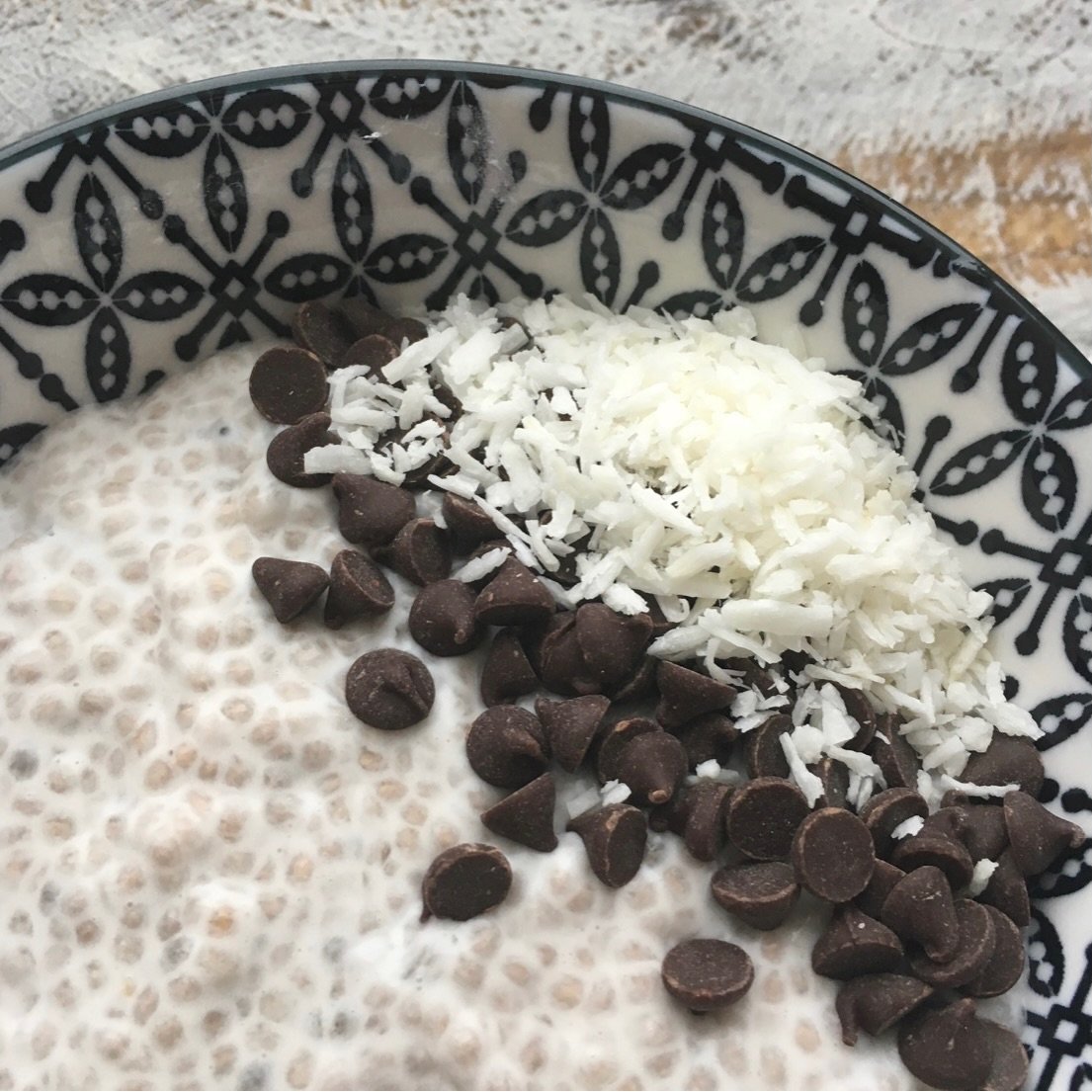 After all the # fiber &amp; #gutmicrobiome talk today here in Portugal at The Gut Microbiota for Health conference, I&rsquo;m wishing I could chow down some of this chia seed pudding right now. 

I made this recipe with white chia seeds &amp; a light