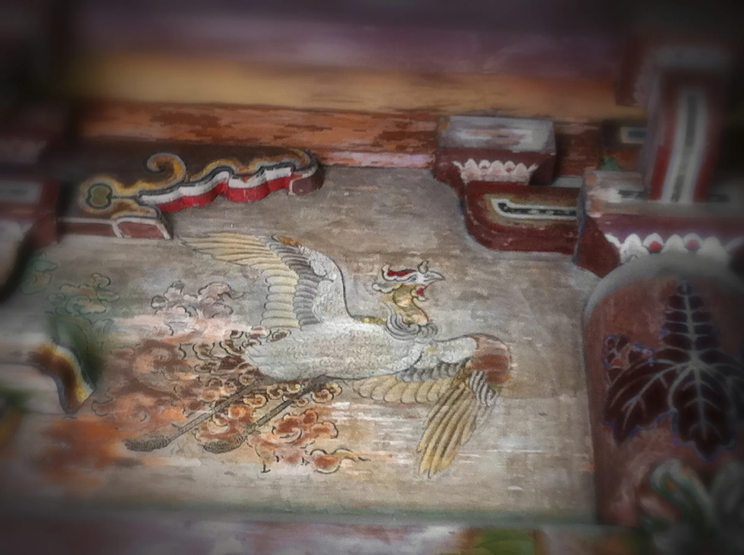 They believe in the mythical Hou-ou (Hō-ō 鳳凰).