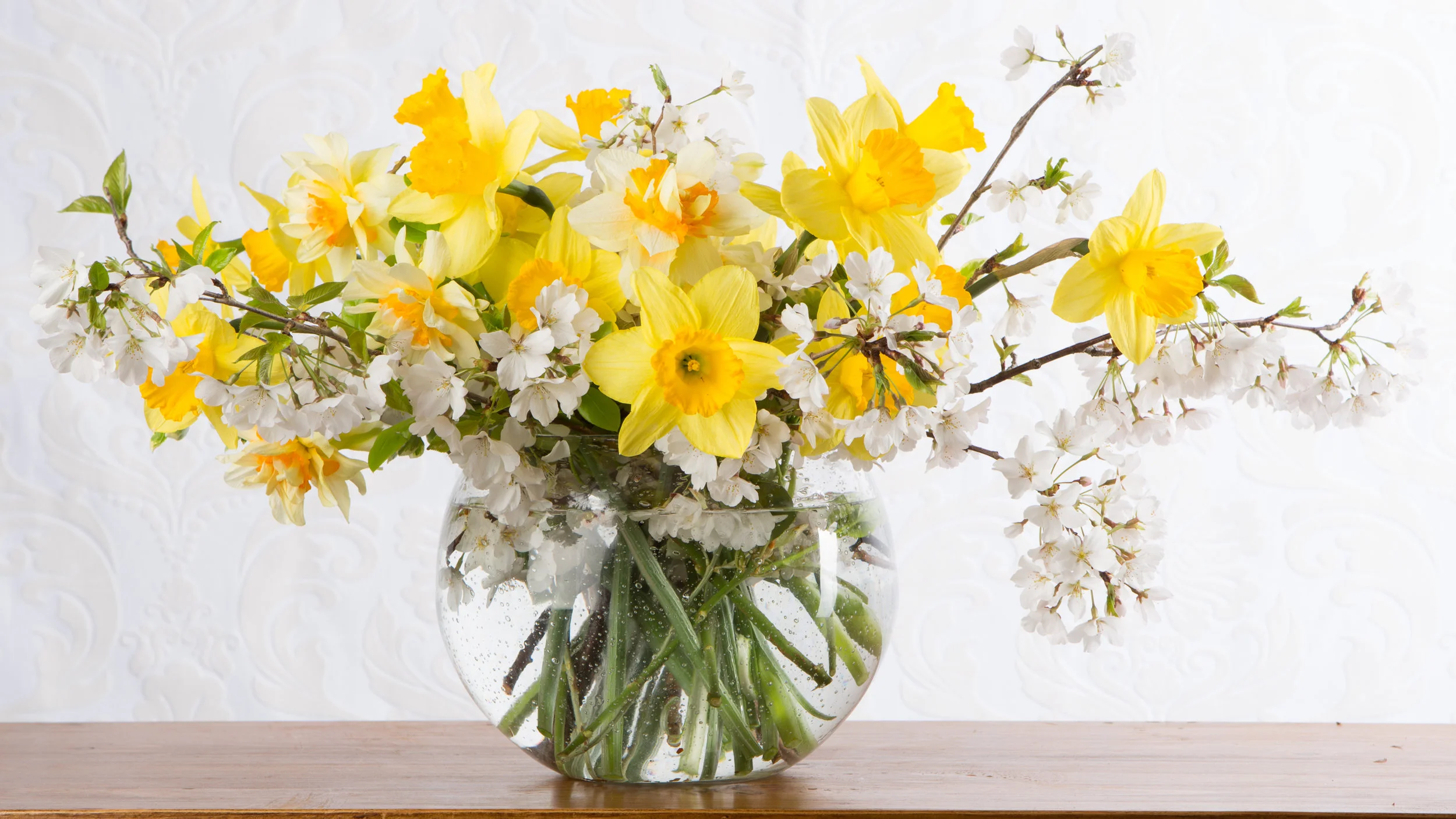 daffodils in bubble bowl.jpg