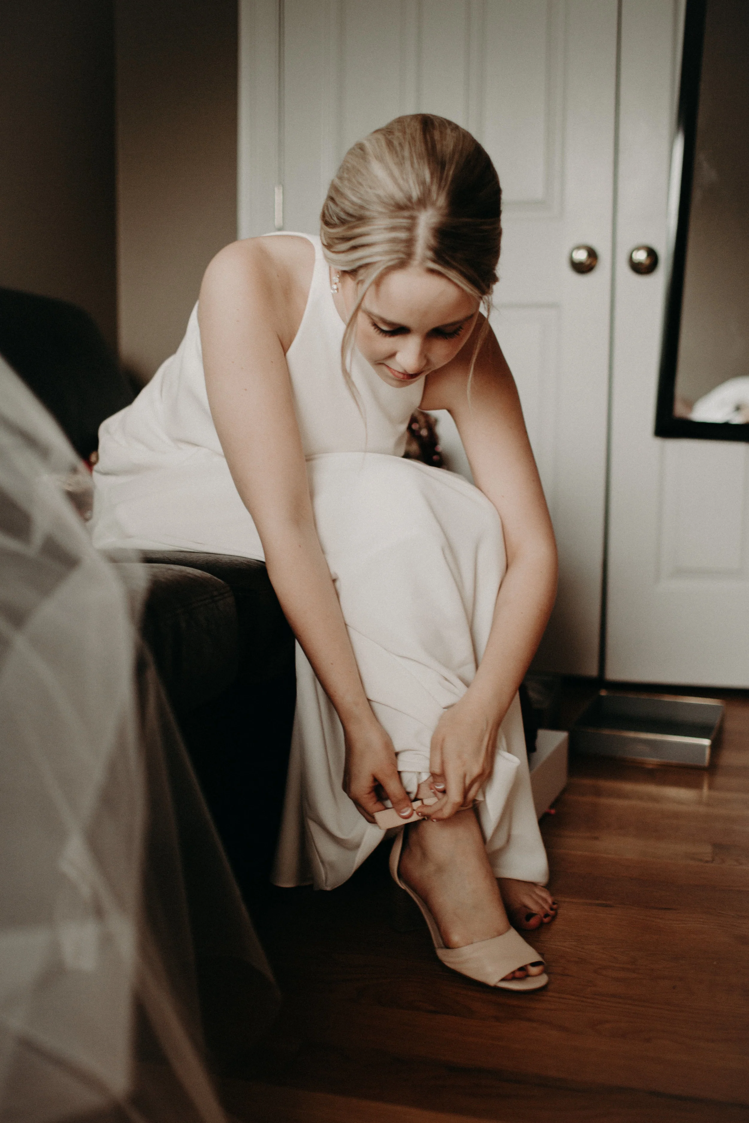 Bride getting ready Bluemont VA wedding