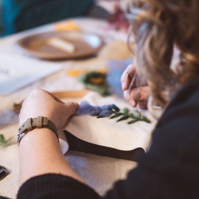 Cross Quarter Club's first gathering of the new year was held on Sunday, February 4th at the beautiful and historic Quaker meetinghouse in downtown York, Pennsylvania. Our workshop this season was botanical needlefelting led by Debbie Mancuso from Te