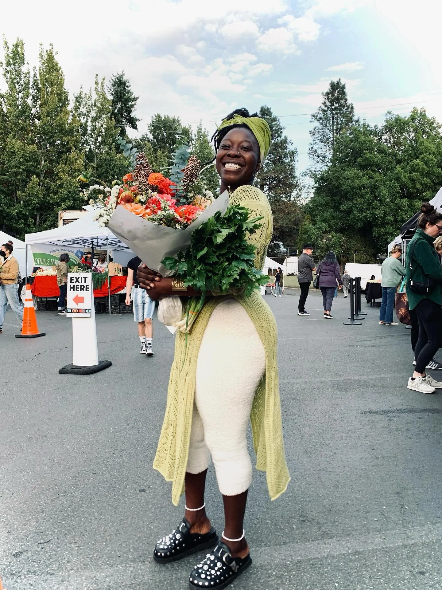 Better late than never!

You still have an hour to come get that Friday night Madrona/Central District market haul that you have been dreaming of all week!

After today there are just 3 more markets left in the season, let&rsquo;s finish the year str