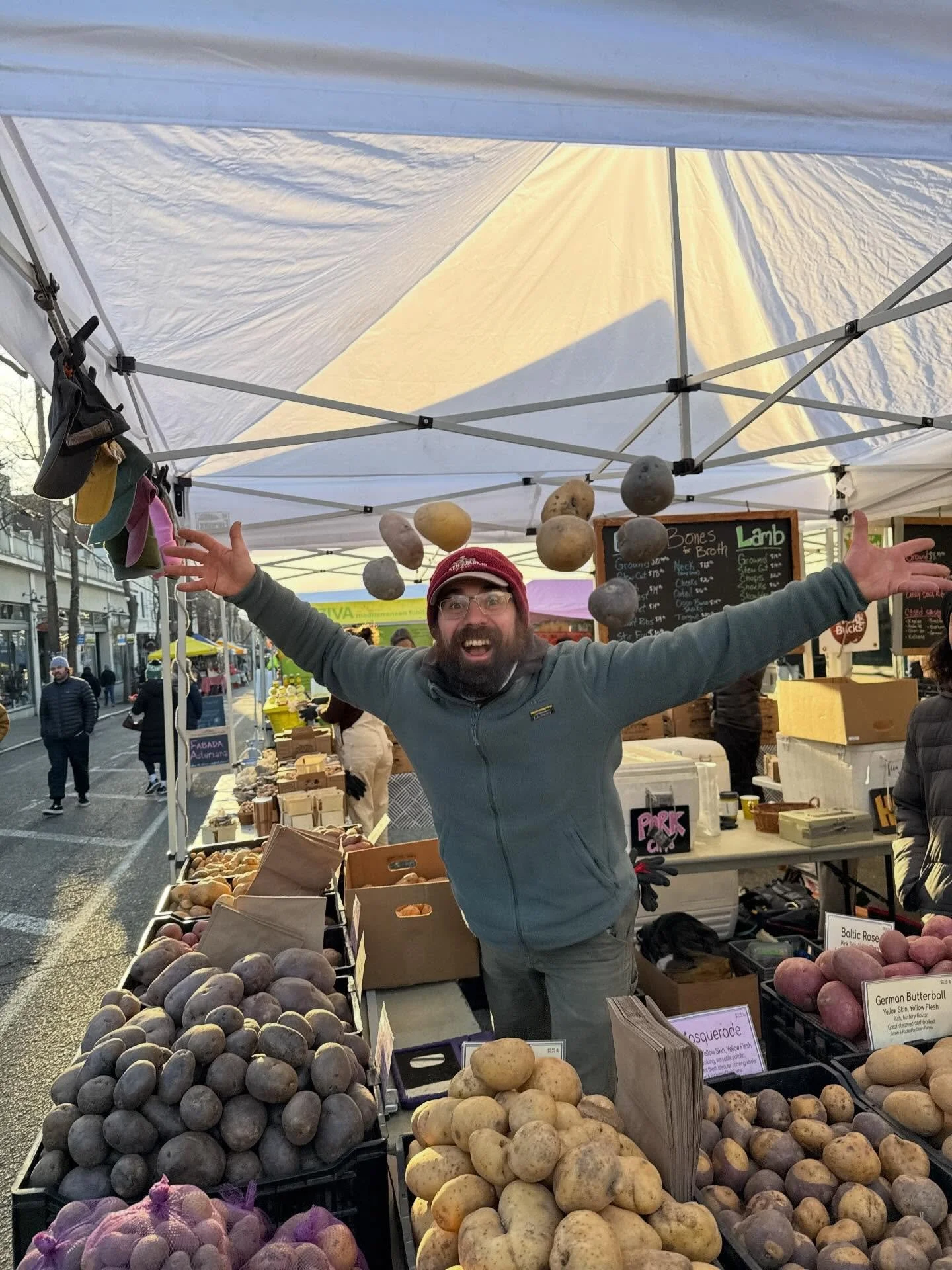 What a beautiful crisp Sunday morning, perfect for coming down to the Ballard Farmers Market for soup and that epic January market haul!

Don&rsquo;t miss the next round of @farmore_wa Battle of the Soups, support your local farms!

See you soon!

#b