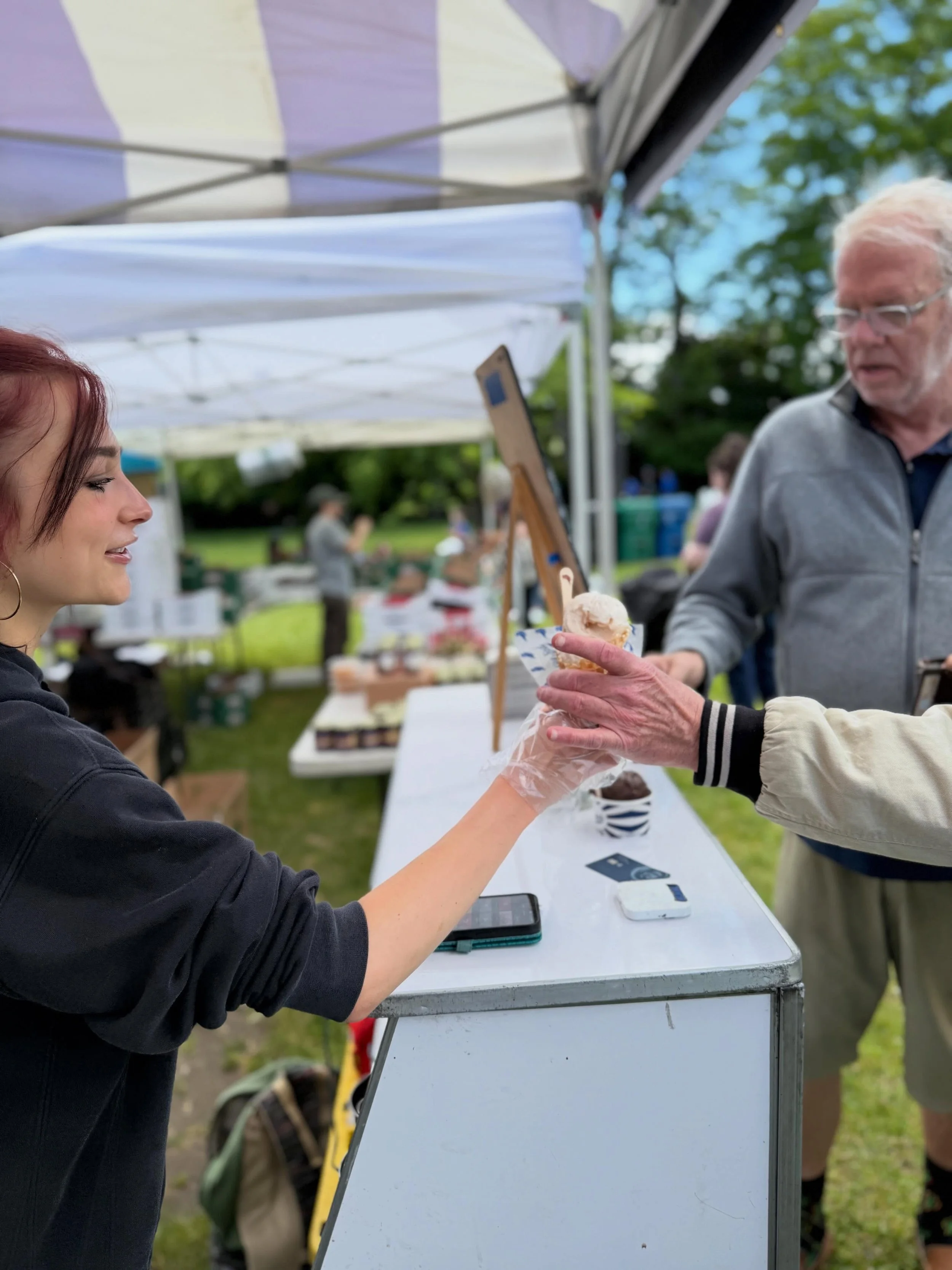 It&rsquo;s a beautiful day in the park for a farmers market, as luck would have it, that&rsquo;s exactly what the Wallingford Farmers Market is!

There are cherries, berries, veggies and more, just waiting for you in the Meridian Playfield.

Bring yo