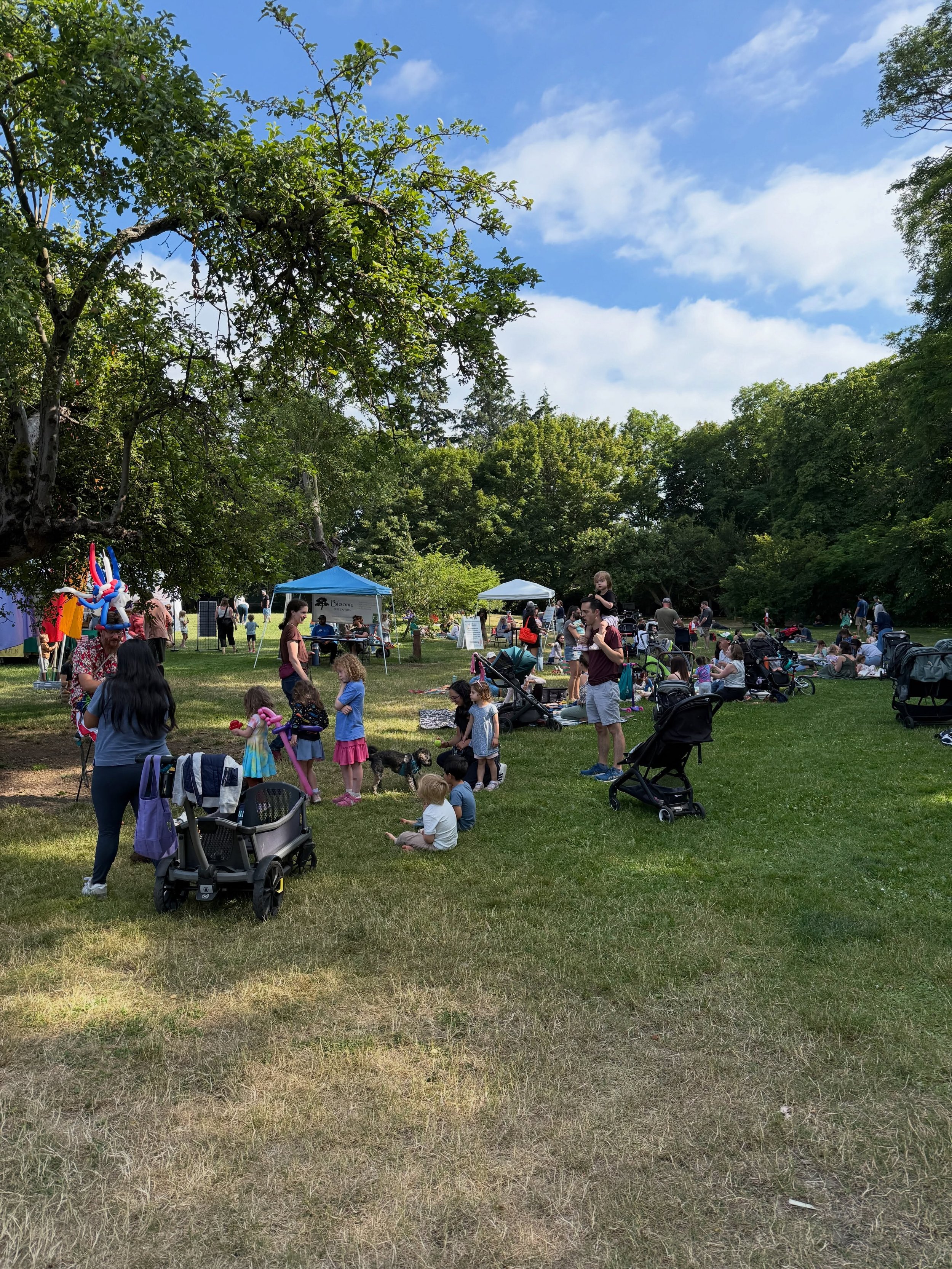 Wallingford Farmers Market Update 

The market will be open today.  We are continuing to monitor local smoke and air quality conditions throughout the day for the well-being of our vendors, customers, volunteers, and staff. We will share updates here