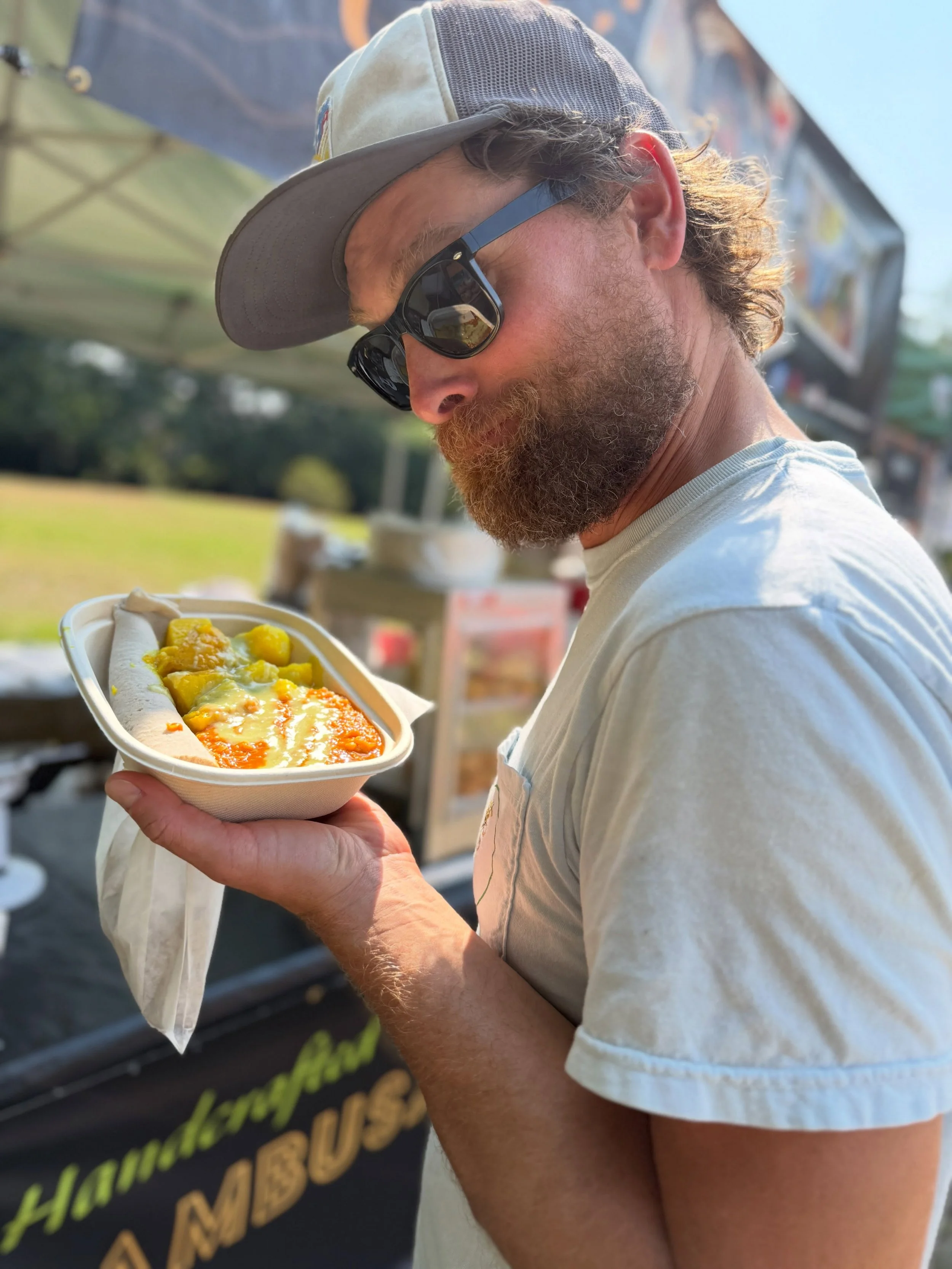 The Wallingford Farmers Market is open and ready to help you get your weekly market haul and perhaps a delicious hot dinner to go with it! 

We can&rsquo;t wait to see you!

#wallingfordfarmersmarket 
#supportlocal 
#knowyourfarmer 
#wallingfordseatt