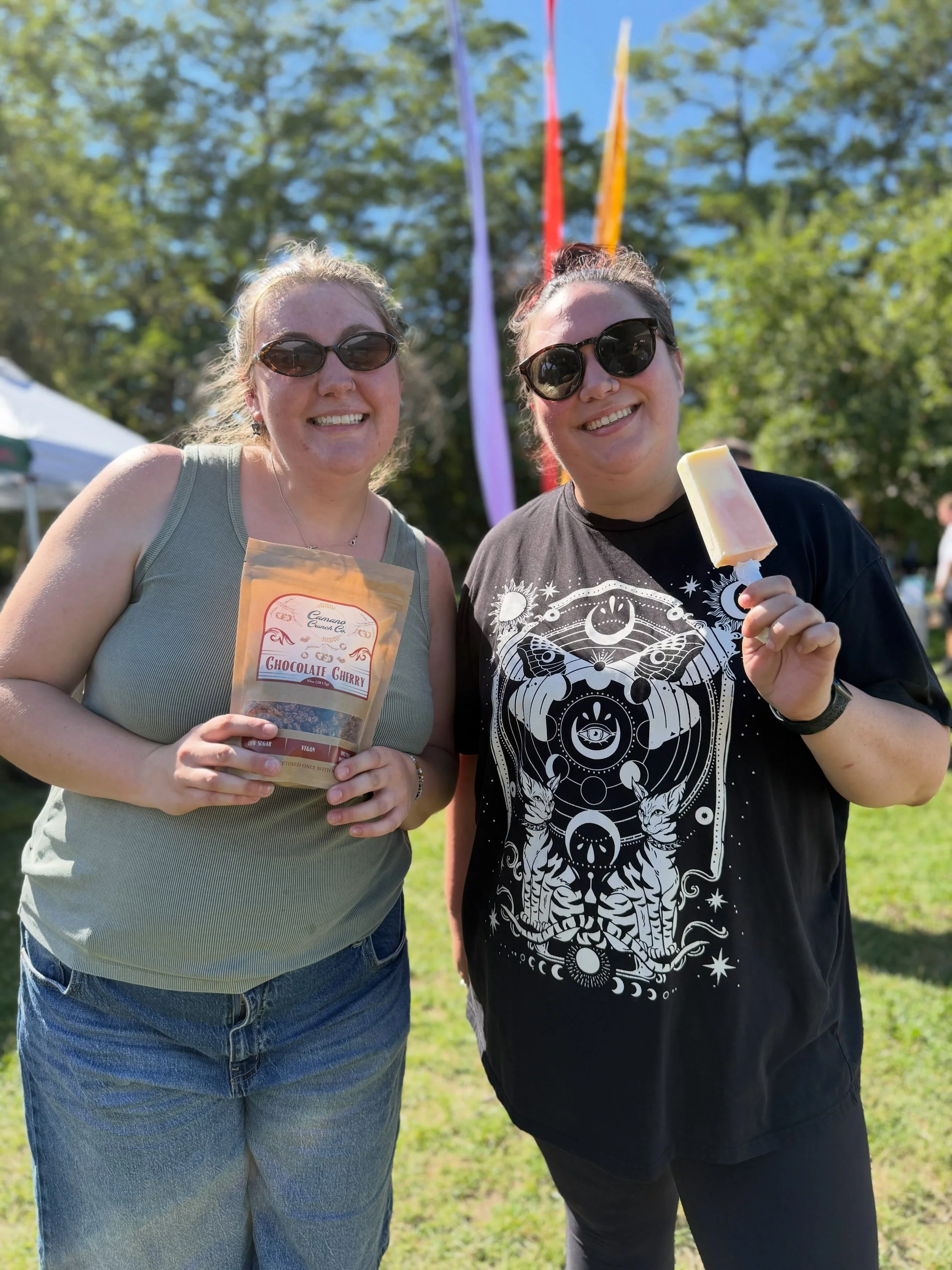 The sun is out at the Wallingford Farmers Market and so are the popsicles and granola! Just 5 more weeks to get that Wednesday market haul and picnic in the park!

#wallingfordfarmersmarket 
#supportlocal 
#wallingfordseattle 
#knowyourfarmer 
#marke