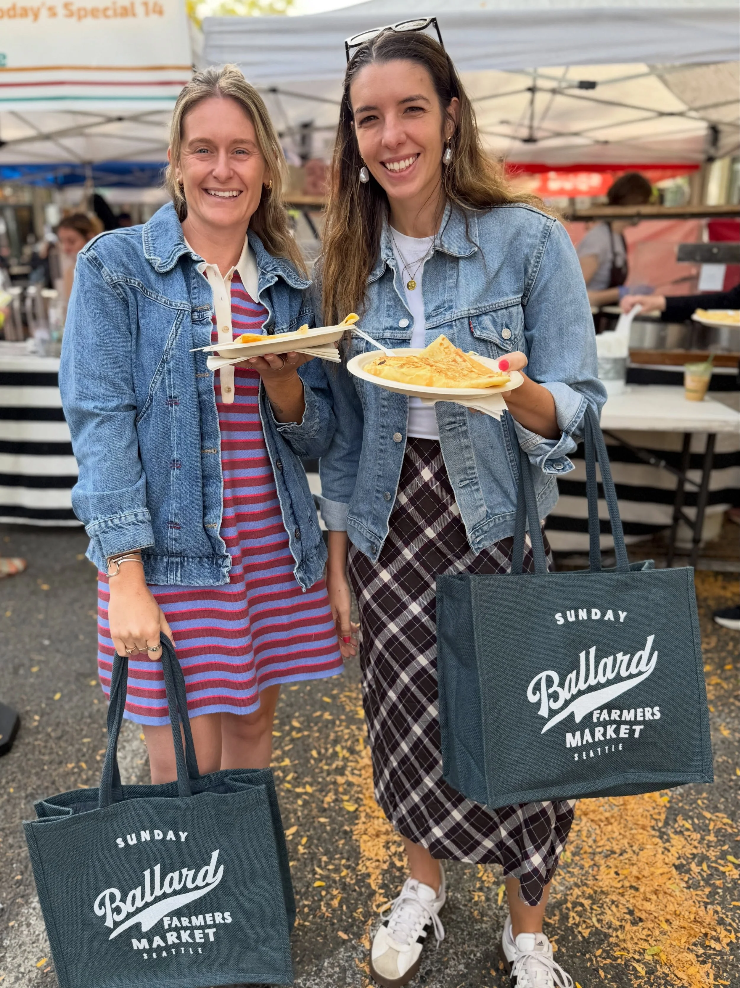 Sweet dreams are made of crepes..and a delicious market haul from the Ballard Farmers Market!

Come on down, get yourself a week&rsquo;s worth of fresh veggies and fruit, all while supporting local farms and vendors!

#ballardfarmersmarket 
#supportl