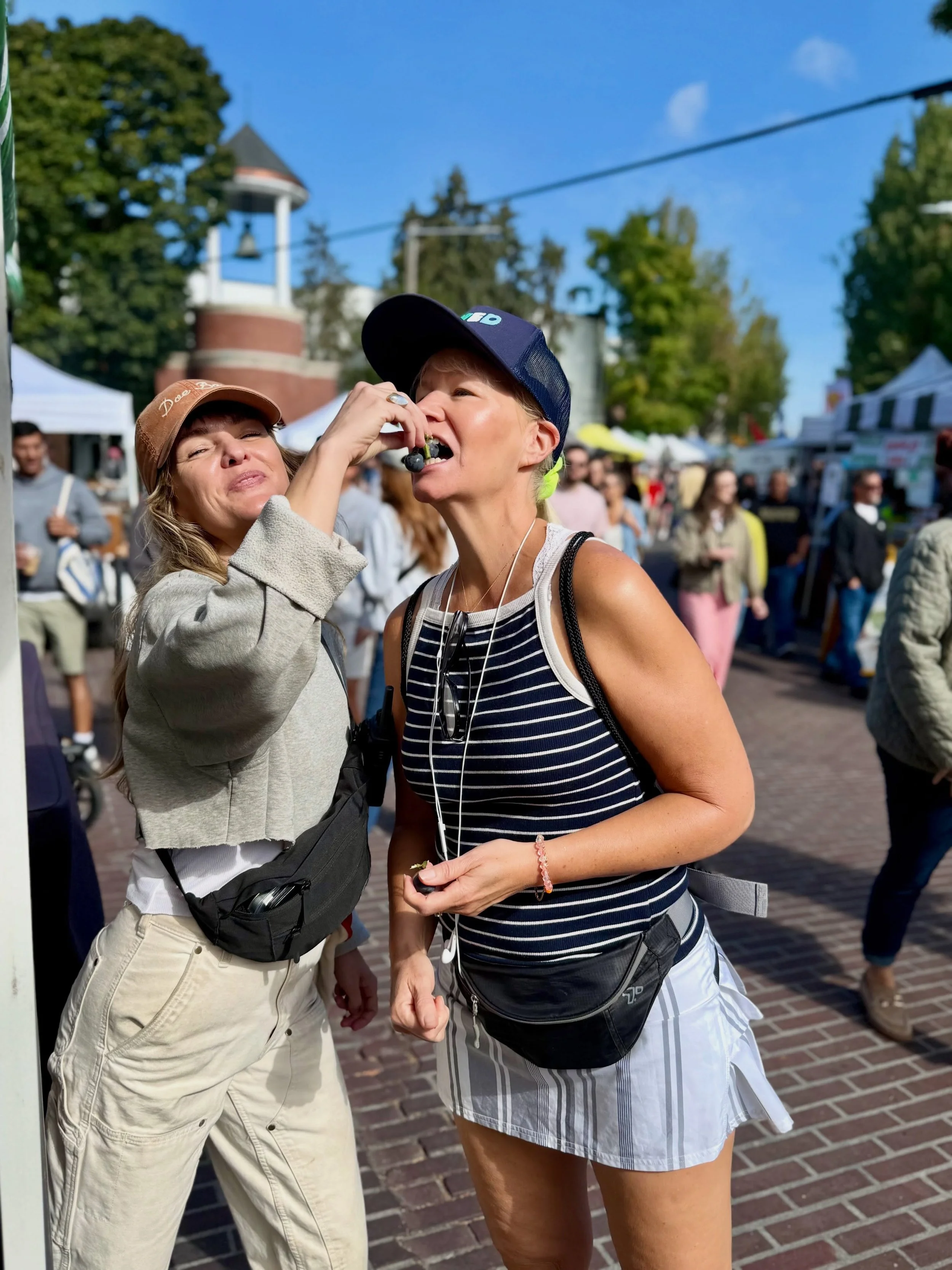 What a beautiful Ballard Farmers Market! We hope everyone enjoys their market hauls and we can&rsquo;t wait to see you all next Sunday!!!

#grapes 
#ballardfarmersmarket 
#supportlocal 
#markethaul