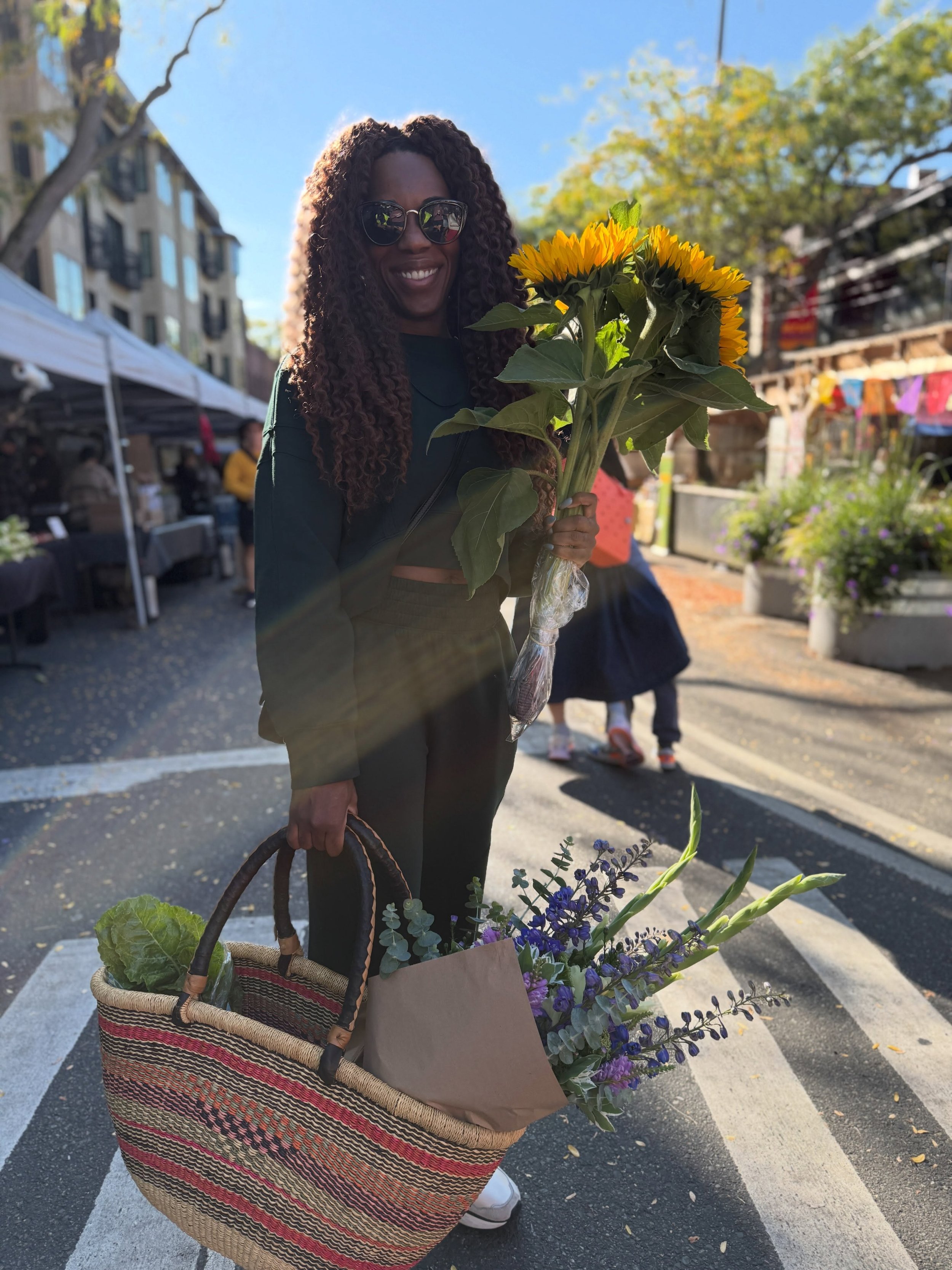 There is still time to get that market haul you have been craving at the Ballard Farmers Market! 

We are here on Ballard Ave until 2PM and can&rsquo;t wait to see you!

#ballardfarmersmarket 
#markethaul 
#supportlocal 
#knowyourfarmer 
#ballardseat