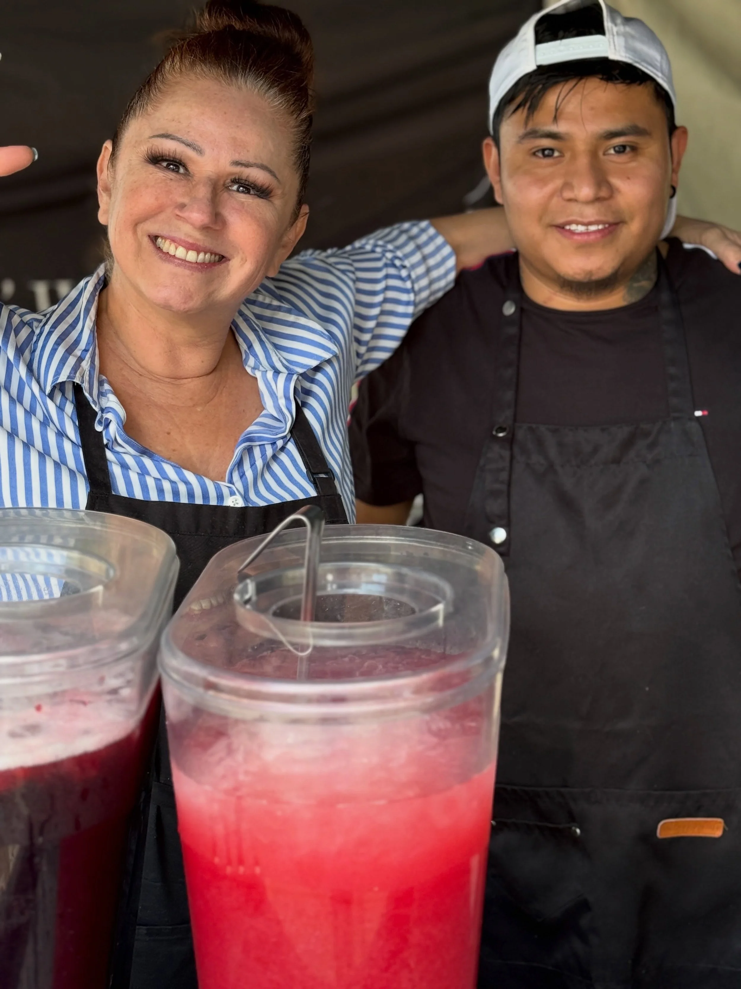 The sun is out and there are just 2 more weeks left at Wallingford

Make sure you come on down, load up on fresh veggies and fruit, and get yourself some tacos and ice cream to enjoy in the park!

See you soon!

#wallingfordfarmersmarket 
#supportloc