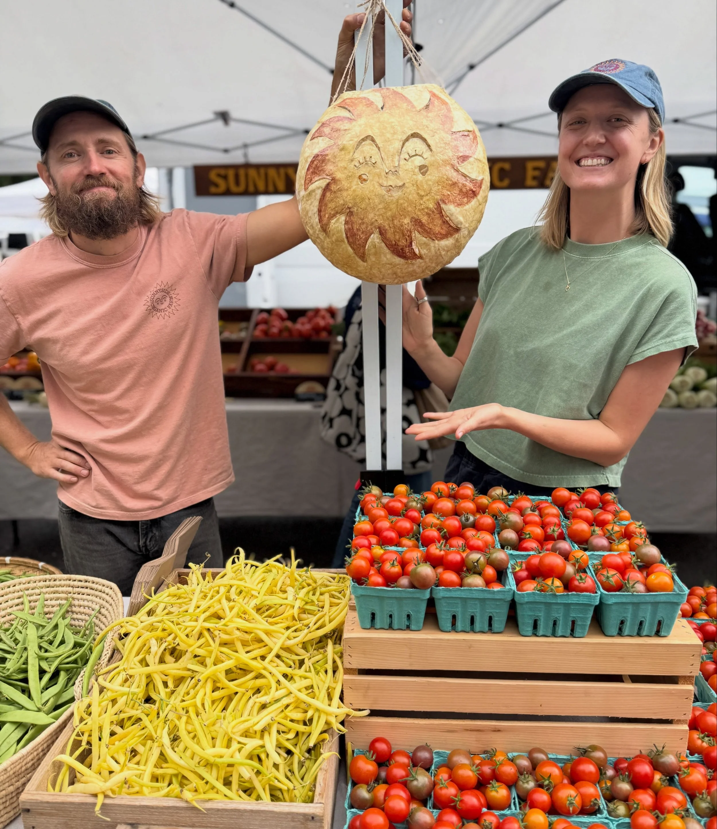 Thank you Central District for a awesome Friday night farmers market! We can&rsquo;t wait to finish strong in the final 4 weeks of the season!

#centraldistrictfarmersmarket 
#supportlocal 
#knowyourfarmer 
#markethaul 
#seattle