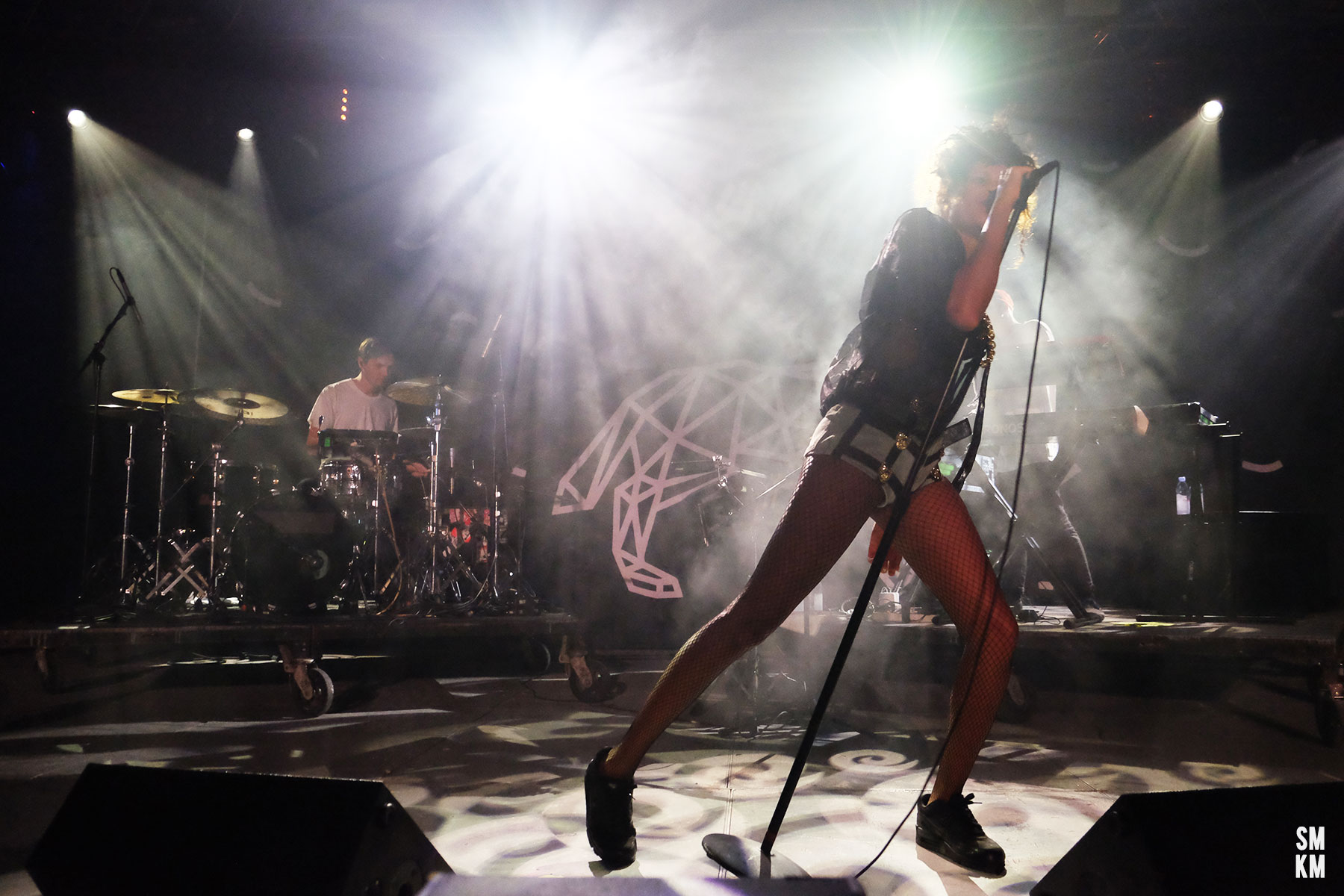 smkm-alunageorge-iiipoints-01web.jpg