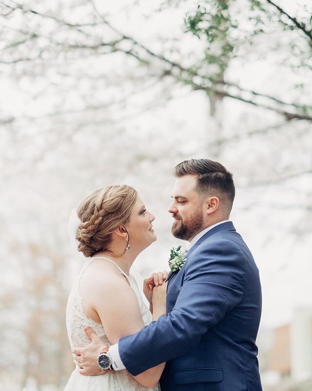 Just sent out the sweetest wedding gallery! (Check your email @beccaduvall + @bryan.mcintyre 🙌) One of the best parts of their wedding day was during the backyard ceremony. It had been cloudy most of the day, but as Becca and Bryan said their vows s