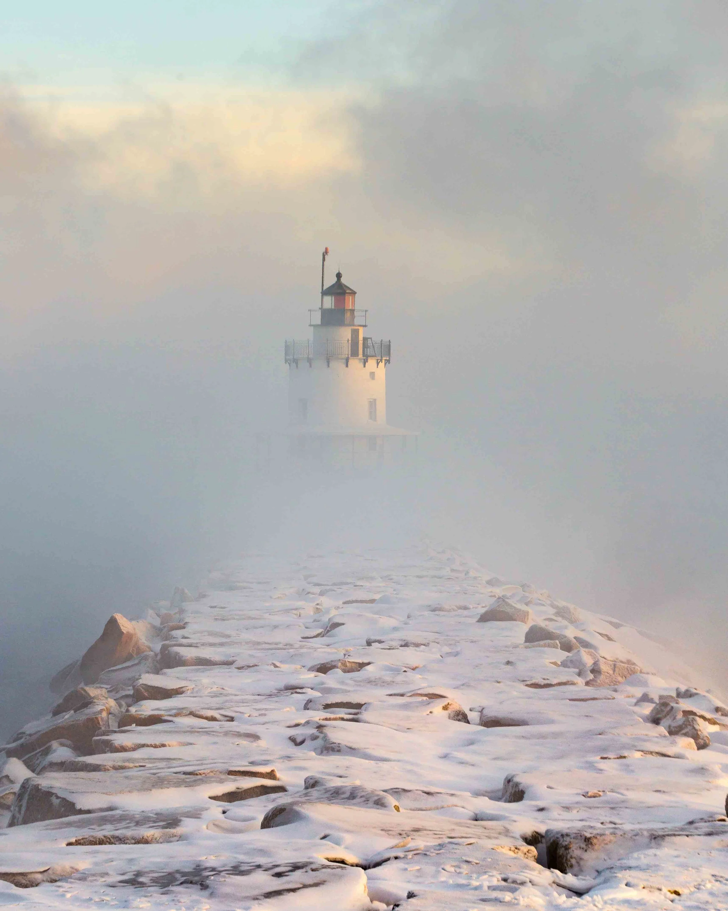 Spring Ledge Point Light - Portland, ME Temp: -9° F ISO 500 - 120mm - f9.0 - 1/640 sec