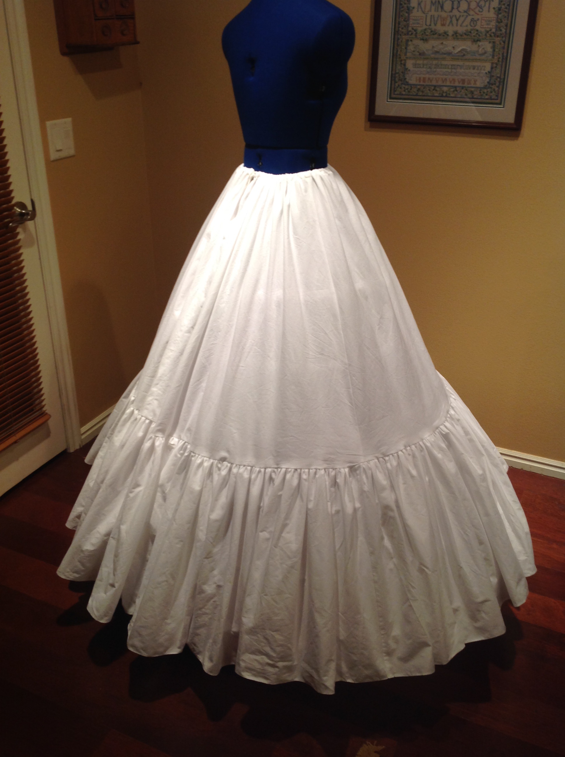 Floofy petticoats finally done for my 1860s Beetlejuice inspired ball gown!  : r/sewing