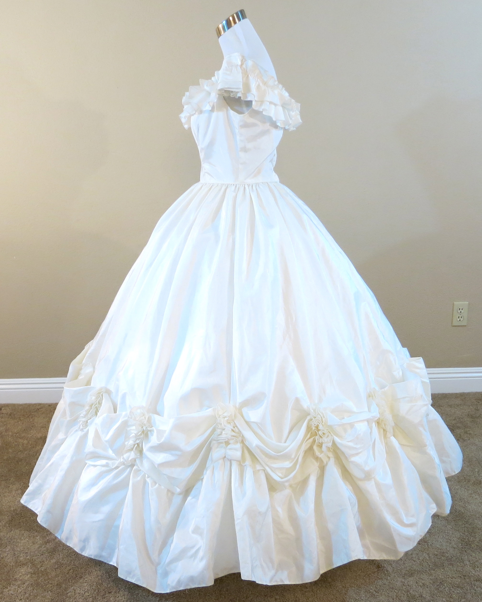 Off-White Ball Gown — Civil War Ball Gowns & Costume