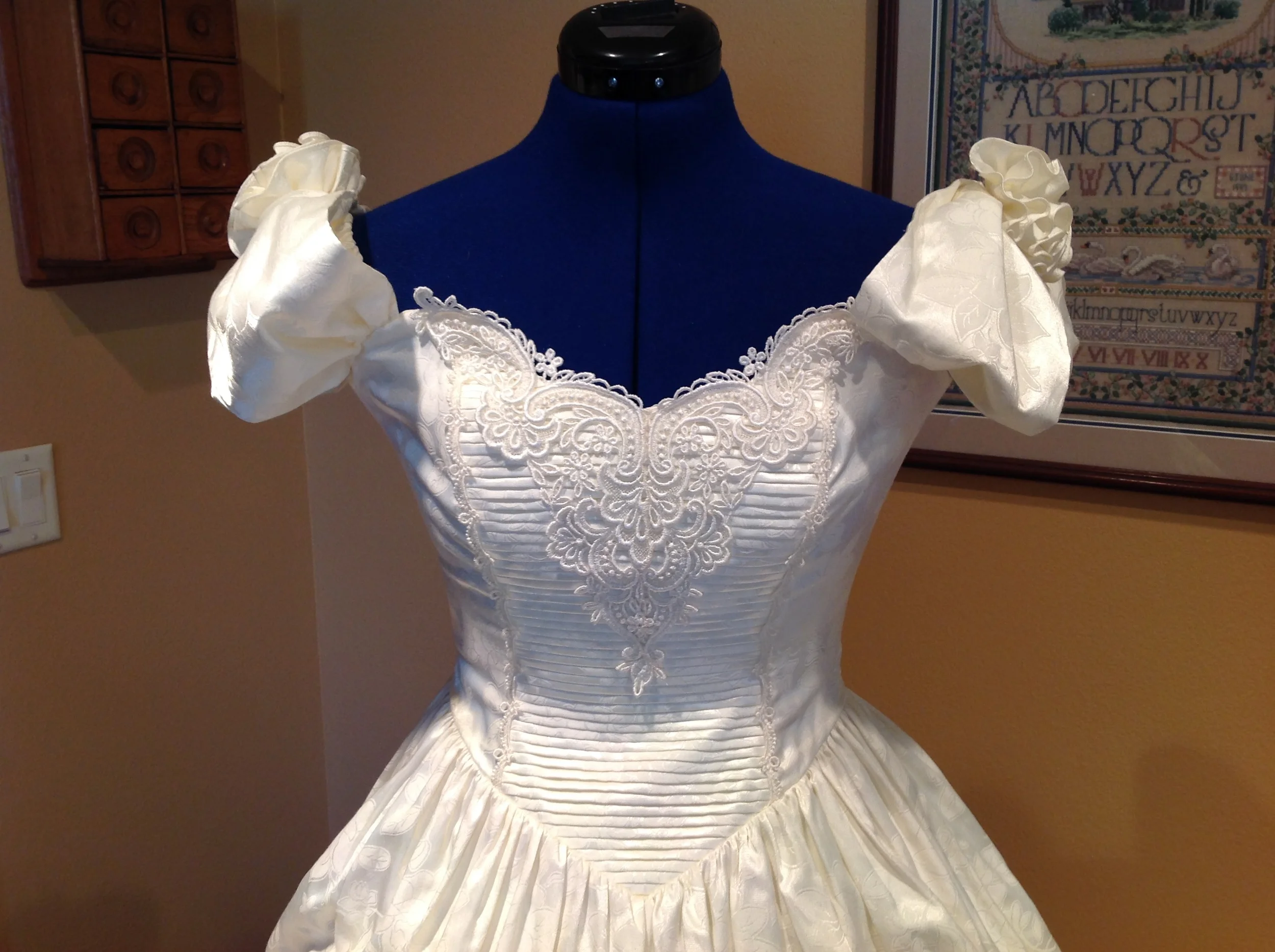 2ecru dress front close up.JPG
