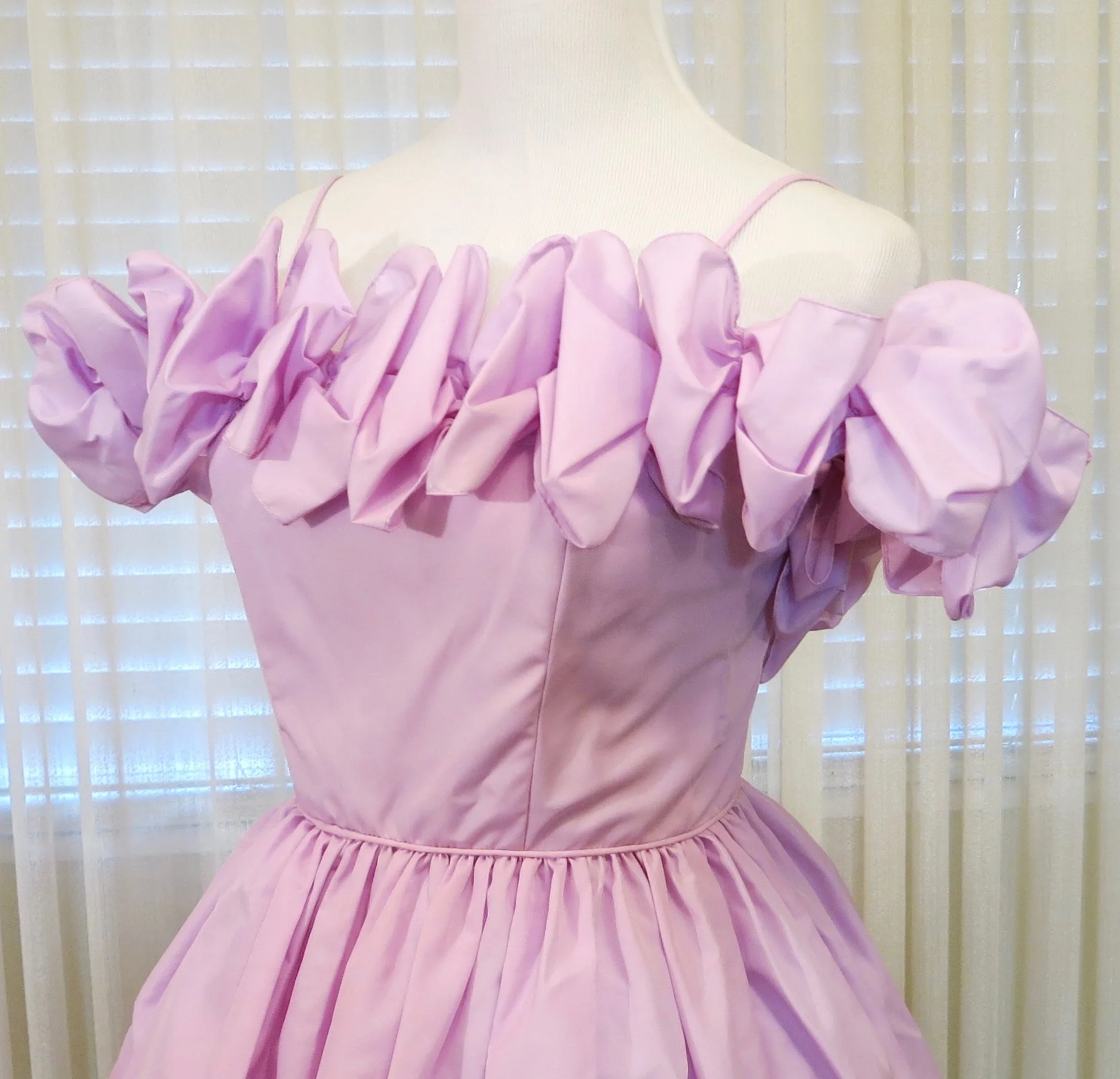23.3 Lilac Ruffled Collar Gown (waist - 23")  Civil War Ball Gowns
