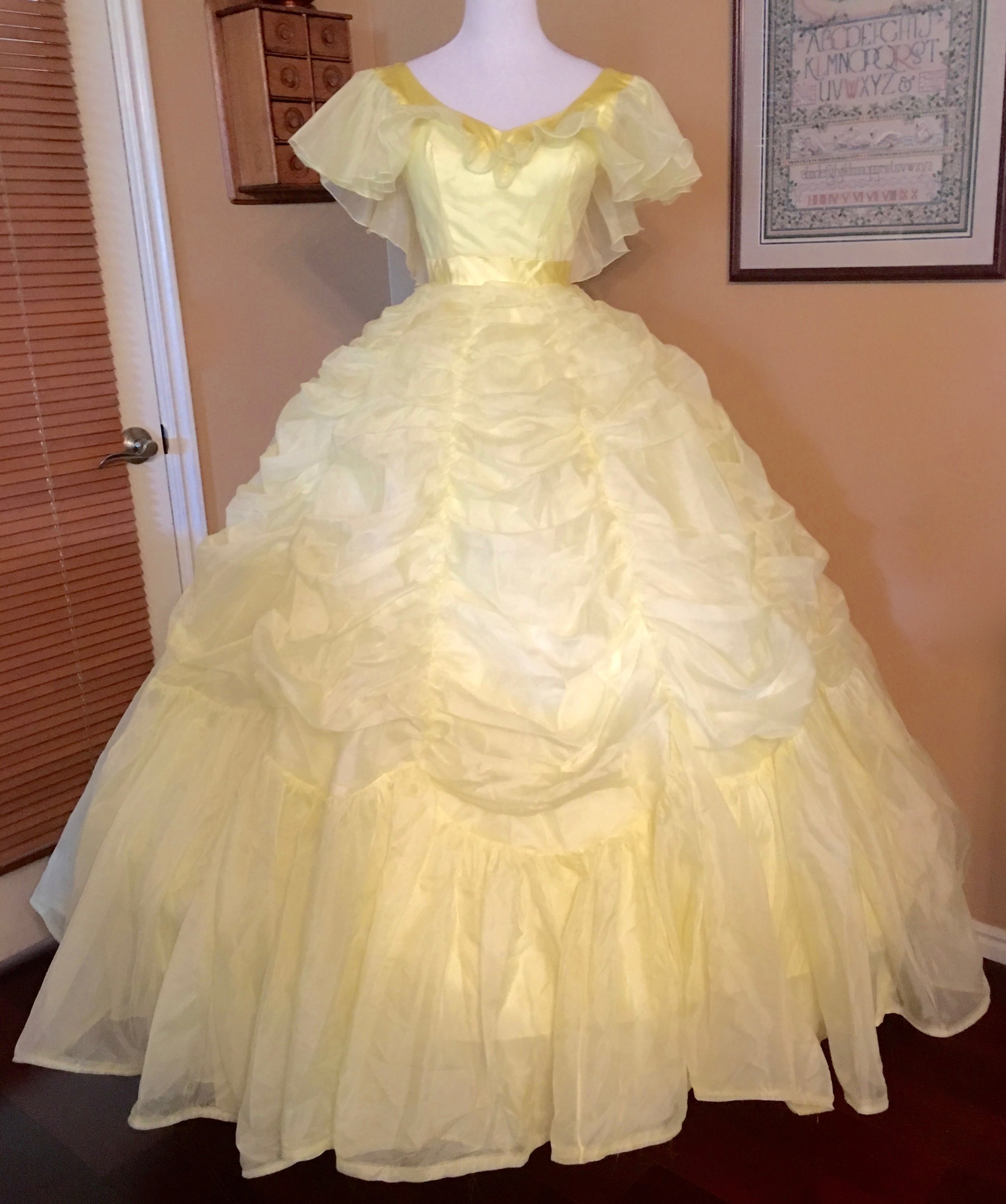 Southern Belle Dresses — Civil War Ball Gowns & Costume