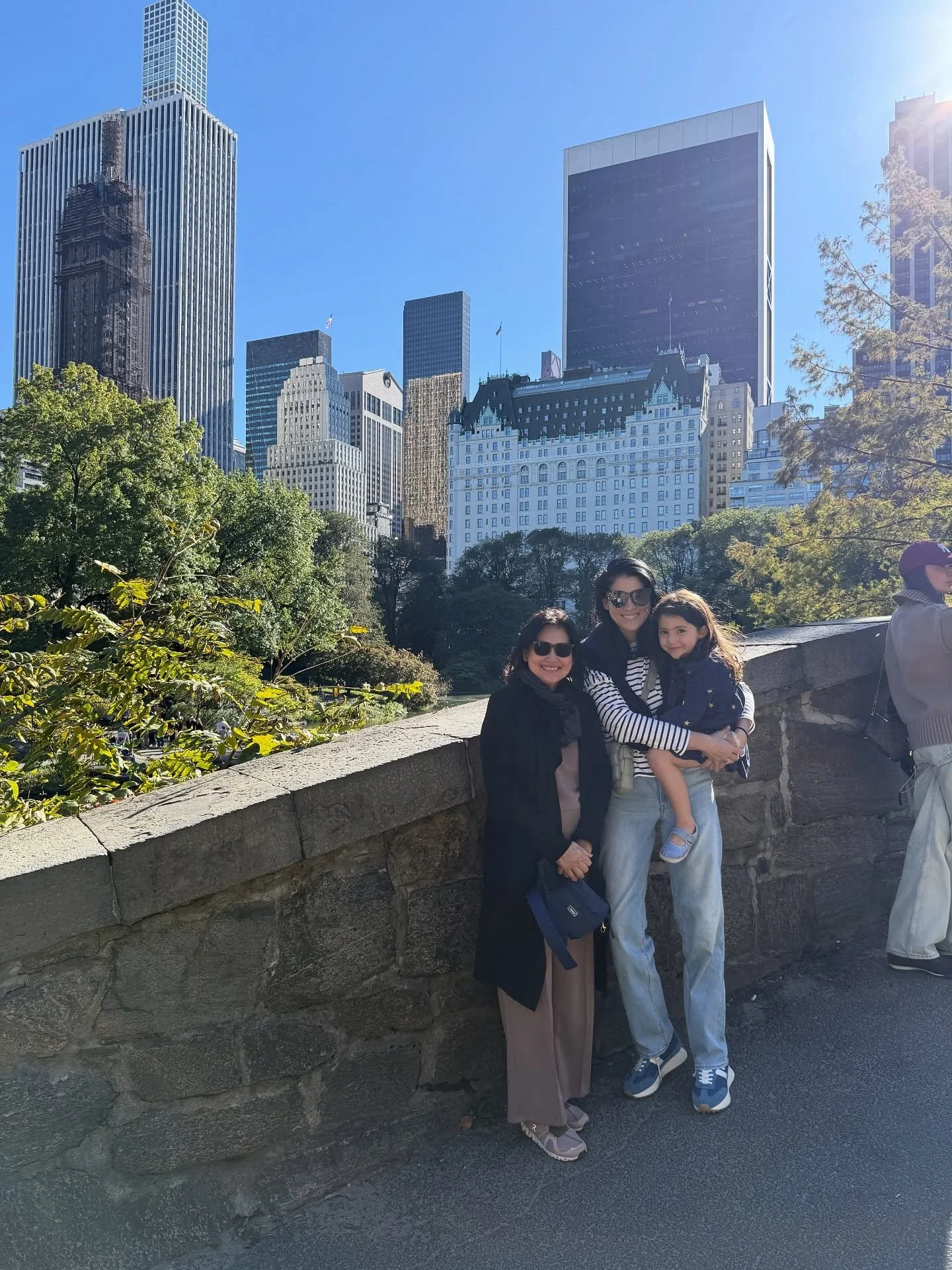 The city that raised me through the eyes of an (almost) 5 year old - lots of sugar 🍩🍭🍫🍬#nyc