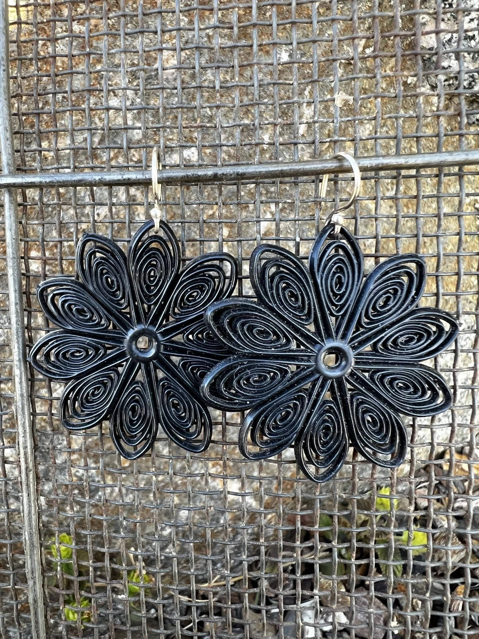 vintage lucite plastic flower earrings