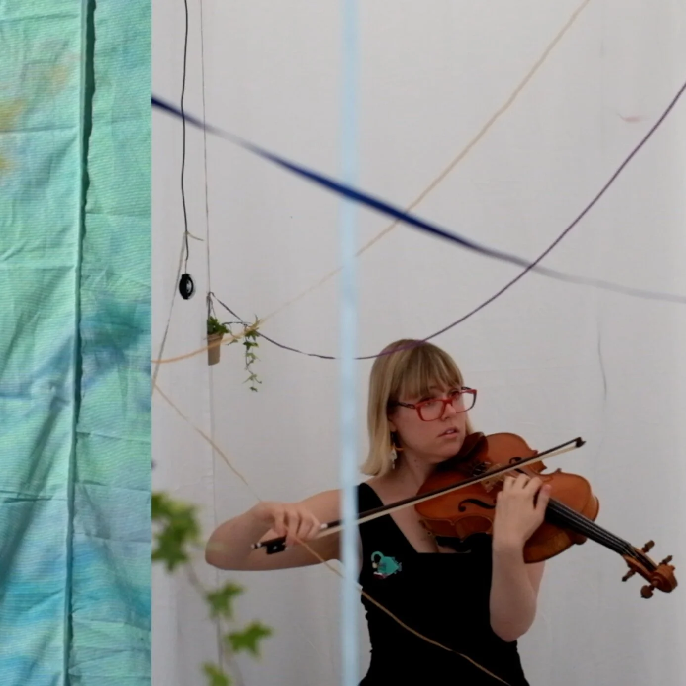 SPACE/BOX: an immersive sound sculpture