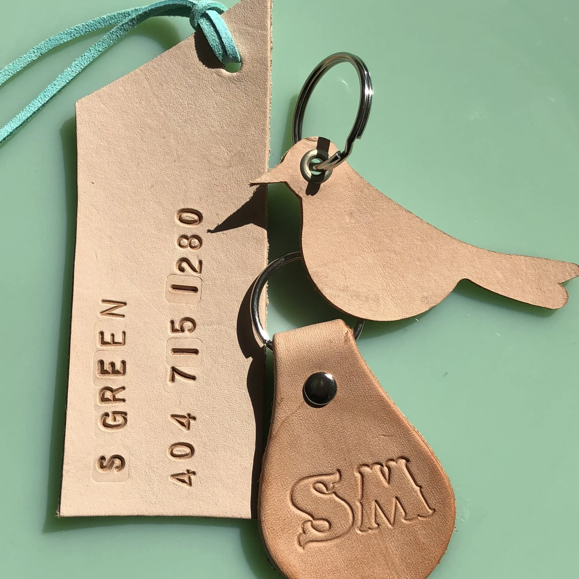 Leather Luggage Tag and Keychain - make a personalized leather luggage tag and key chain. Create them as a matching set or individual design.