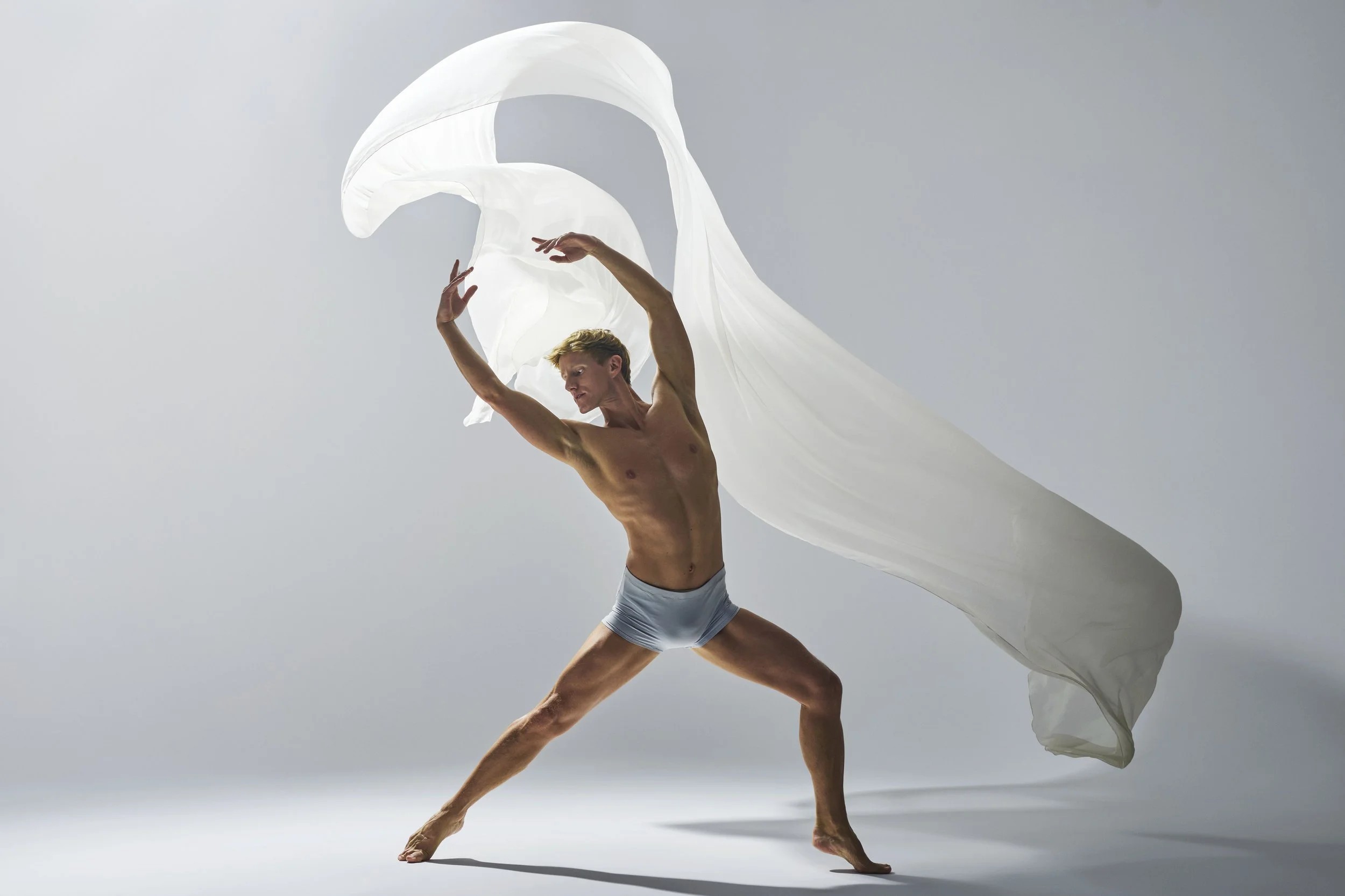 251010_Canon_Dance_White_Set_1952 R1.jpg
