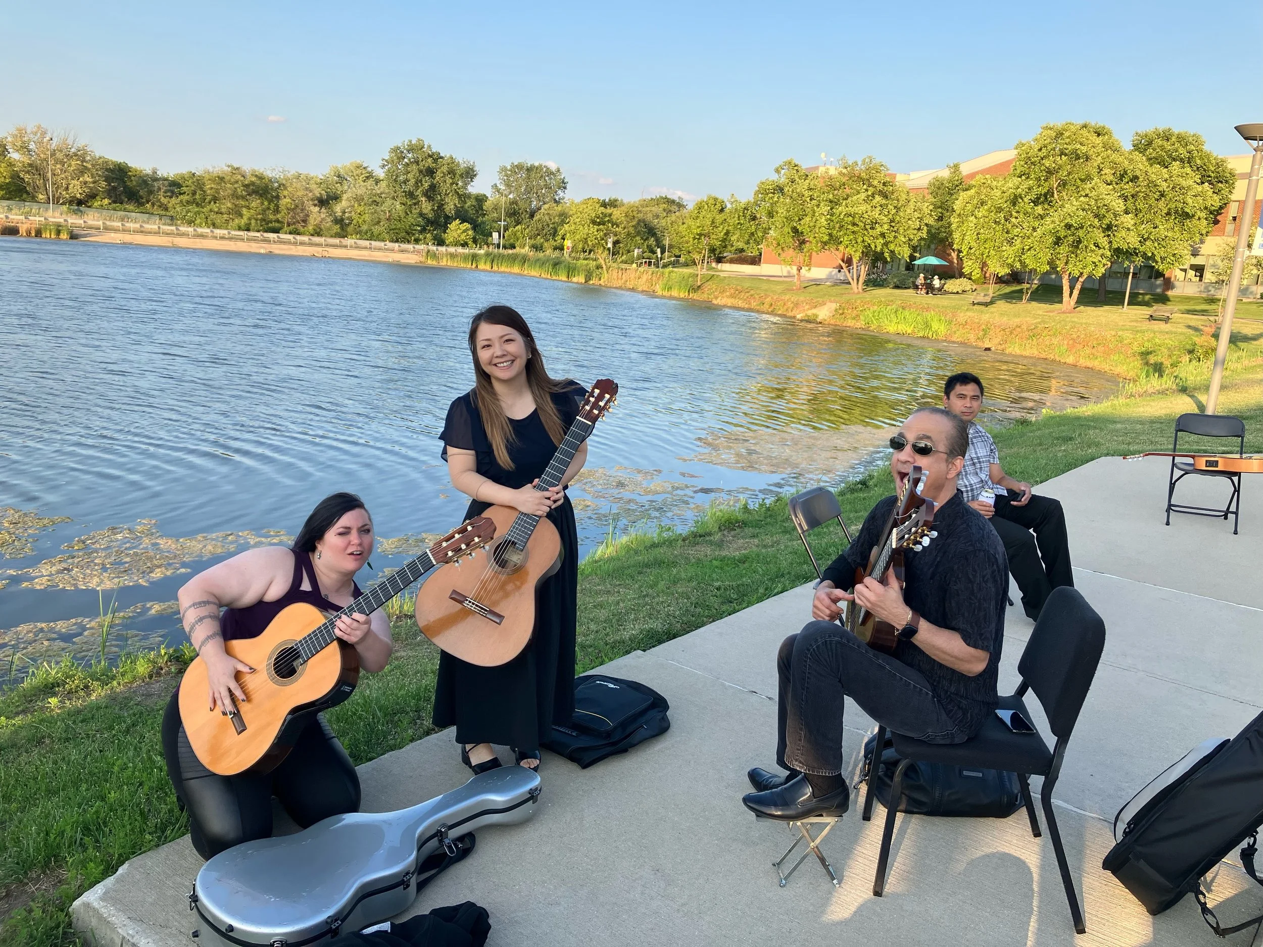  Hanging out backstage 