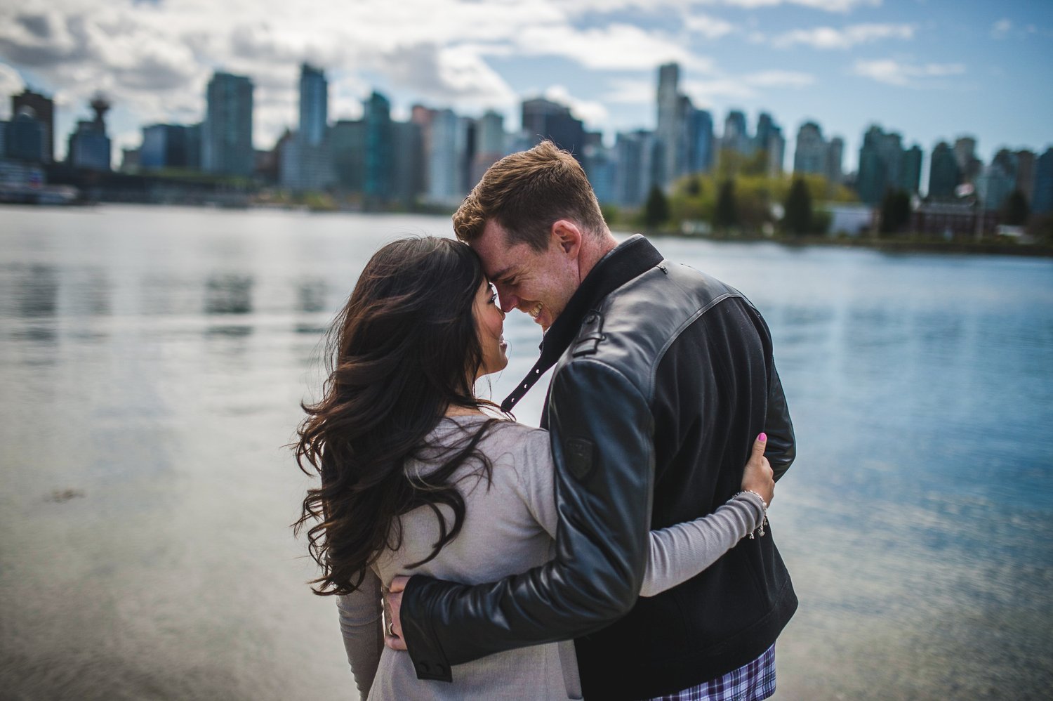 Engagement photo - Engagement session Stanley Park