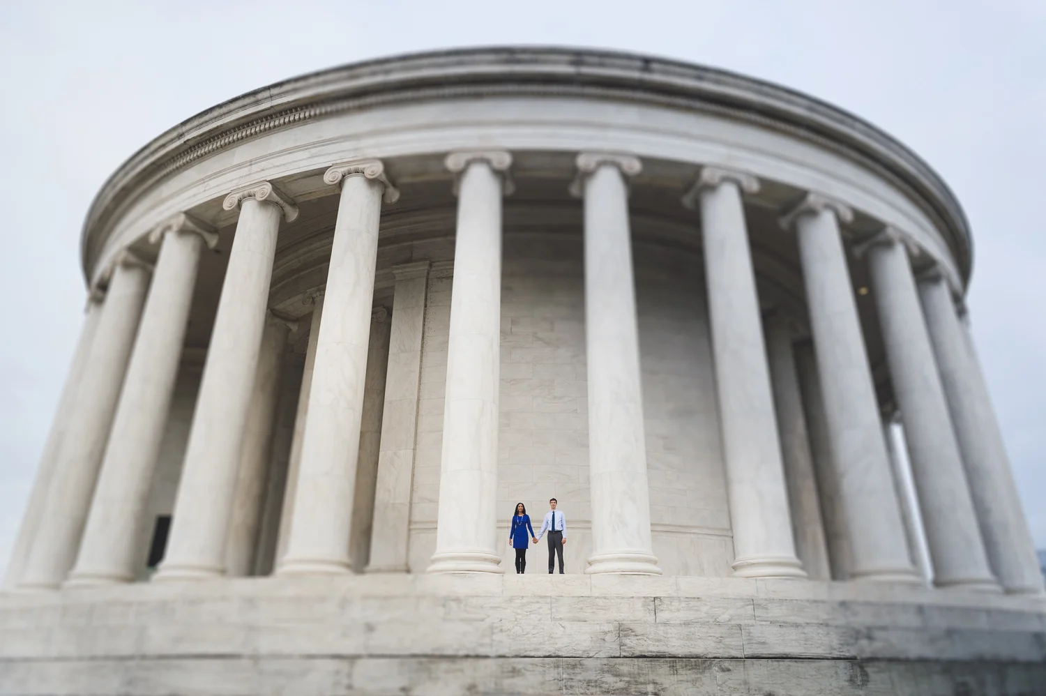 Engagement photo - Jefferson Memorial engagement session