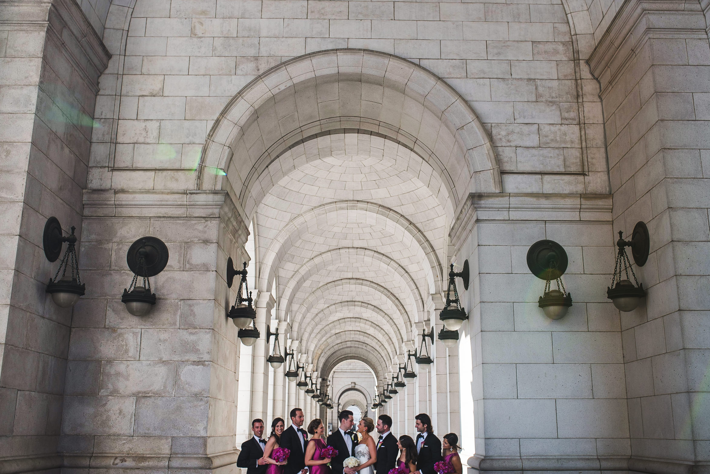 Wedding at National Museum of Women in the Arts by Photographer Mantas Kubilinskas-13.jpg