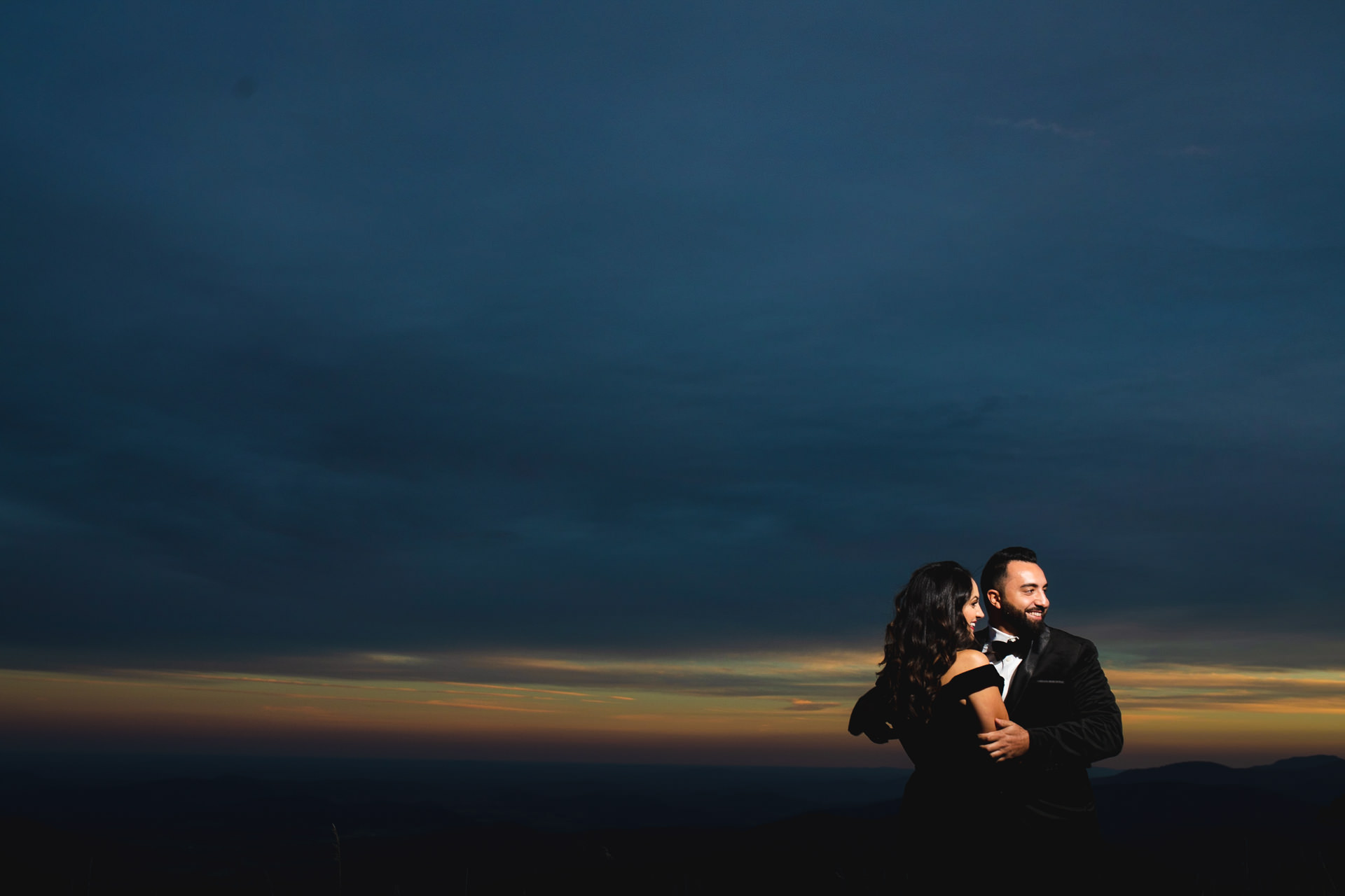  Shenandoah national park engagement pictures at tunnel parking overlook 