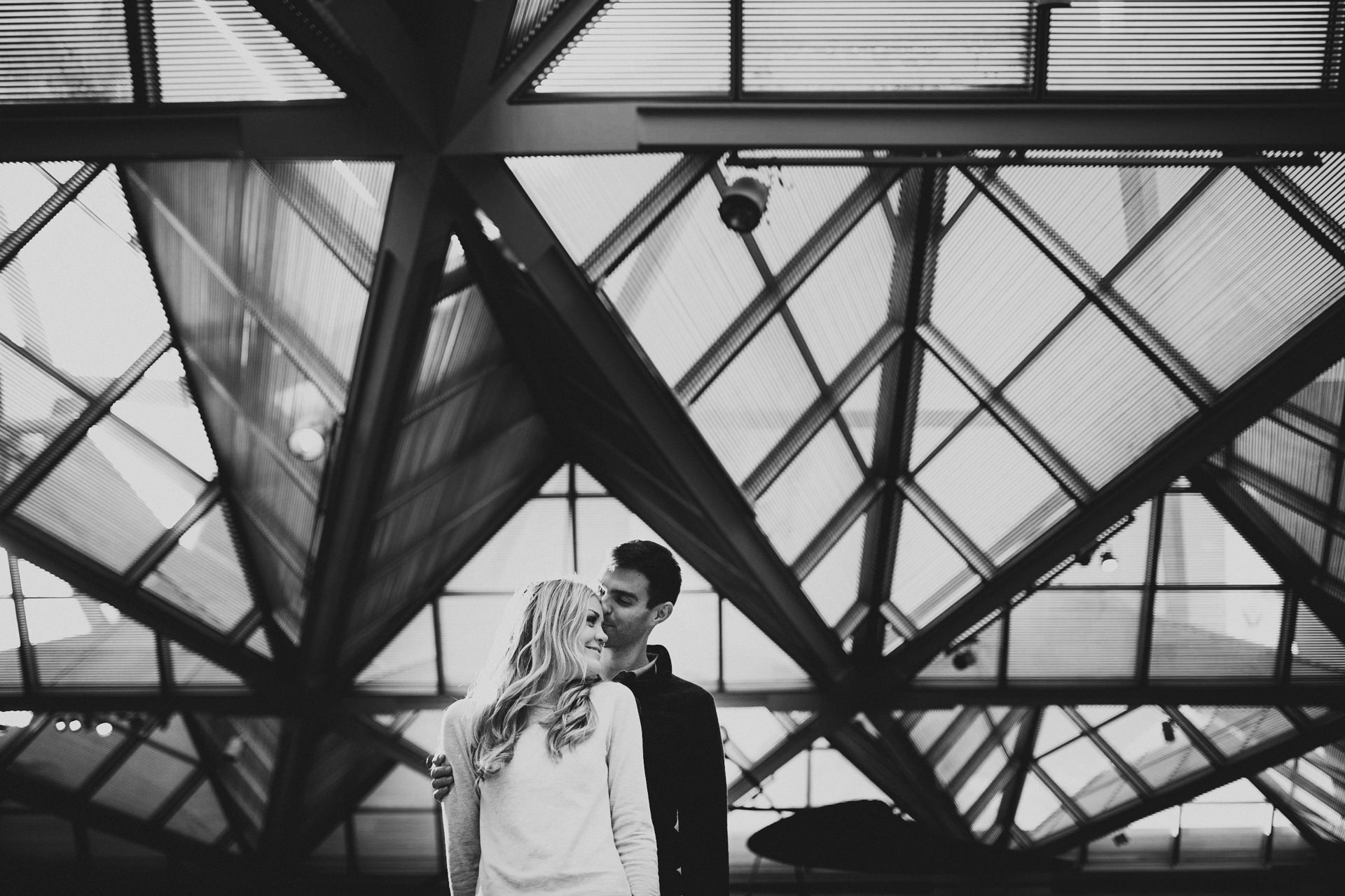 dan-emily-engagement-national-gallery-of-art-mantas