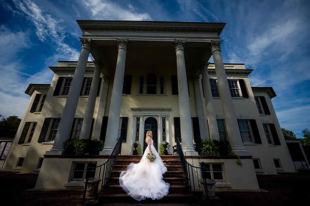 Wedding portrait at Oatlands Historic House and Gardens