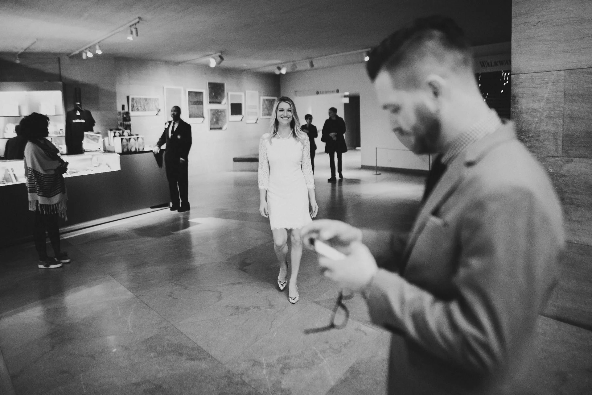 candid-engagement-moment-national-gallery-washington-dc.jpg