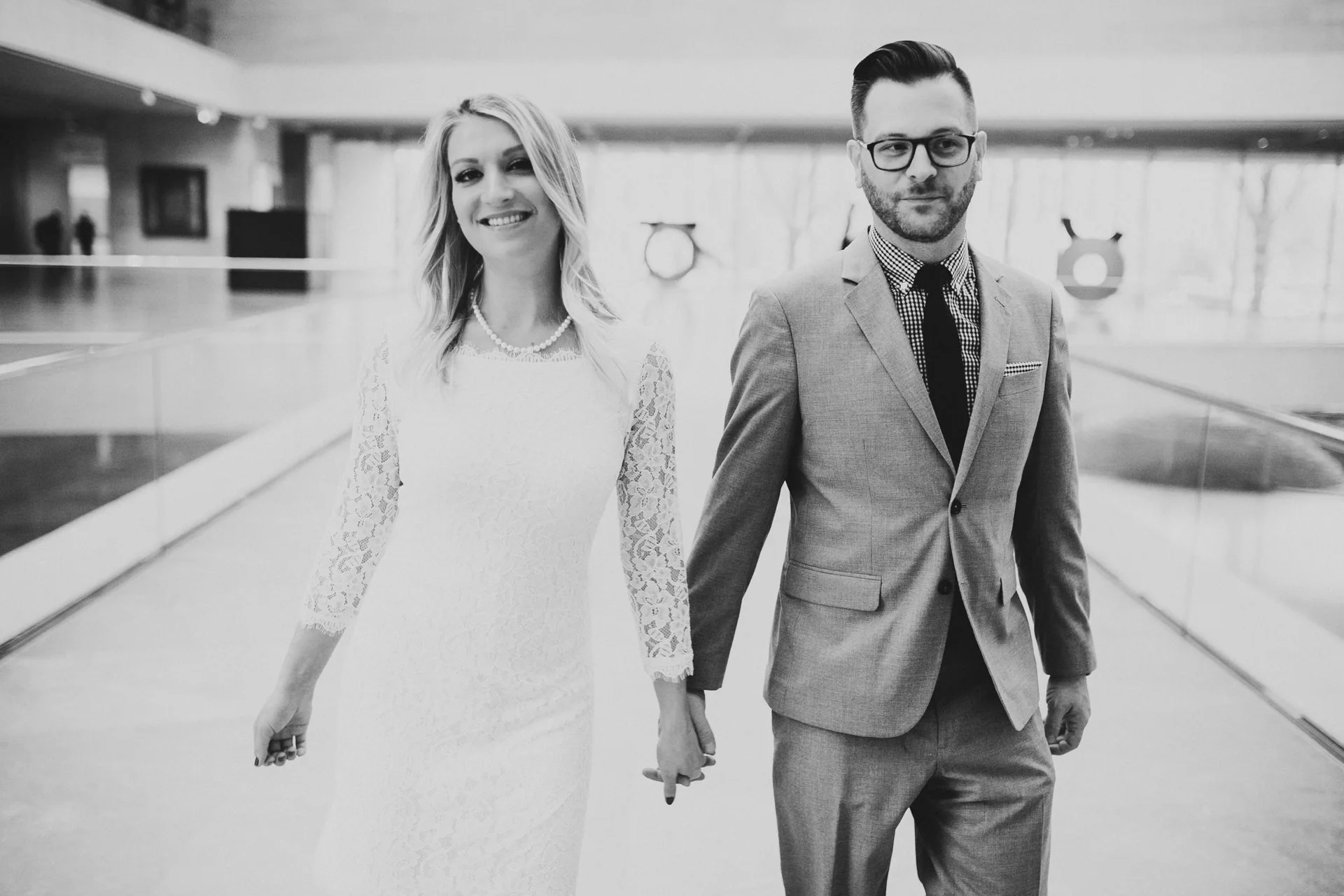 engagement-session-national-gallery-modern-walkway.jpg
