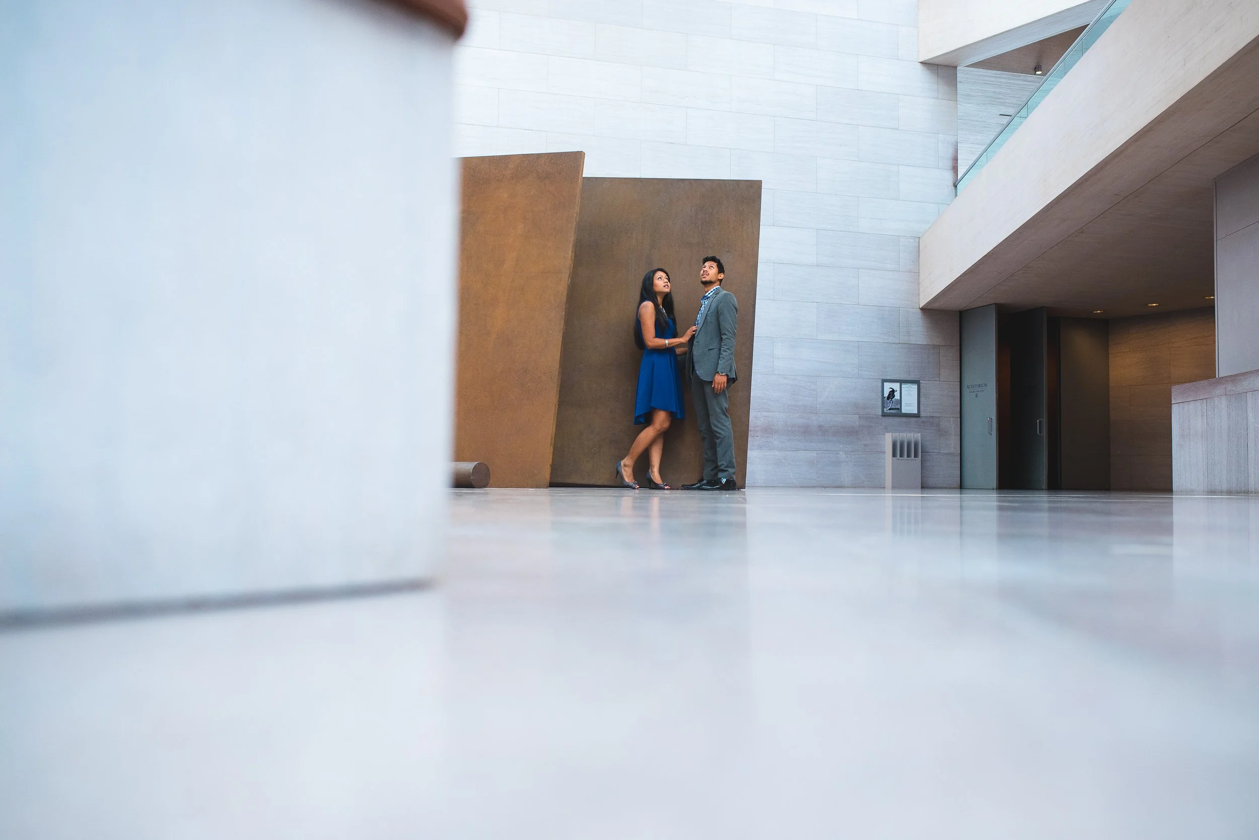 couple-modern-atrium-national-gallery.jpg