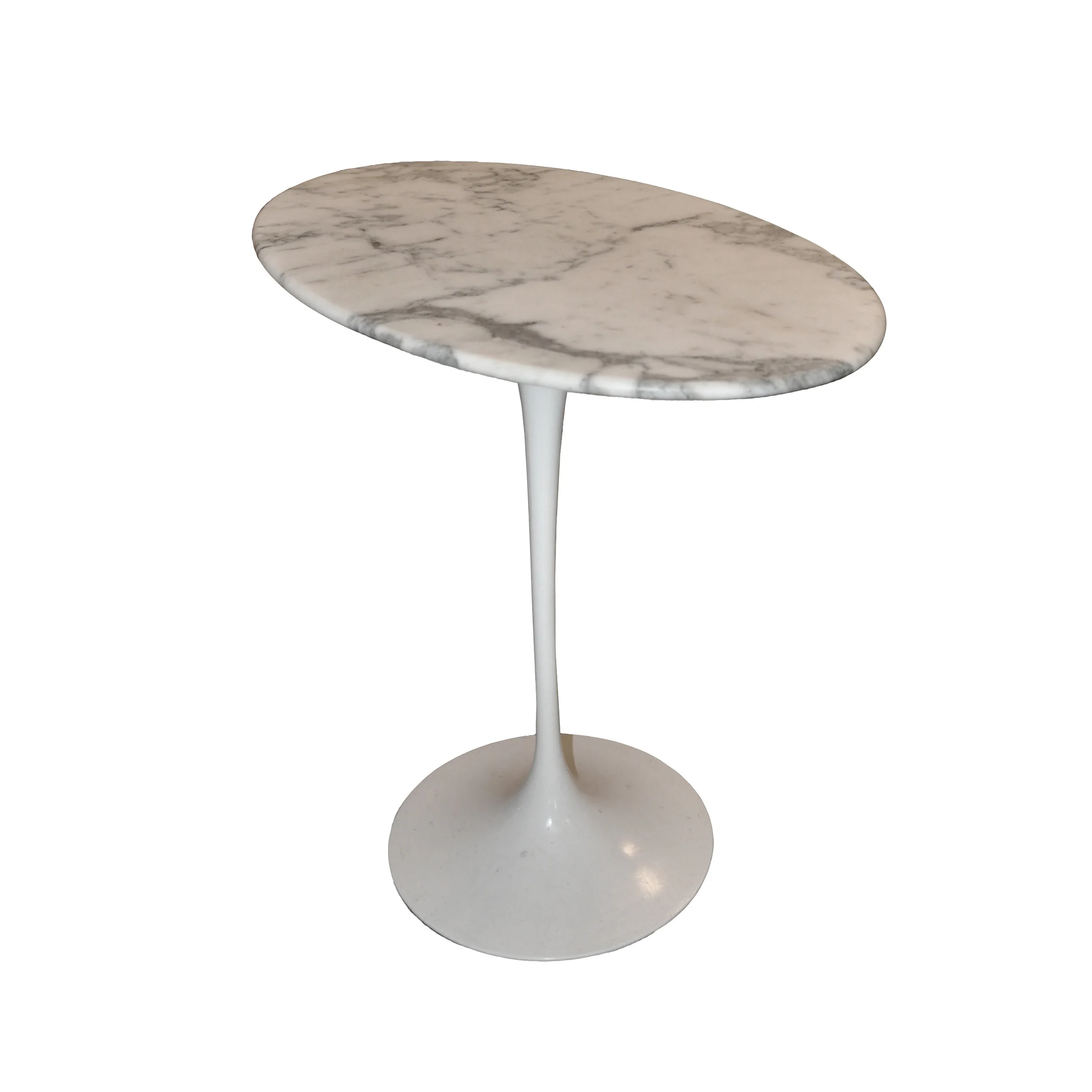 Tulip_Side_Table_Tisch_Beistelltisch_Eero_Saarinen_Knoll_Requisite_Film_TV_mieten.jpg