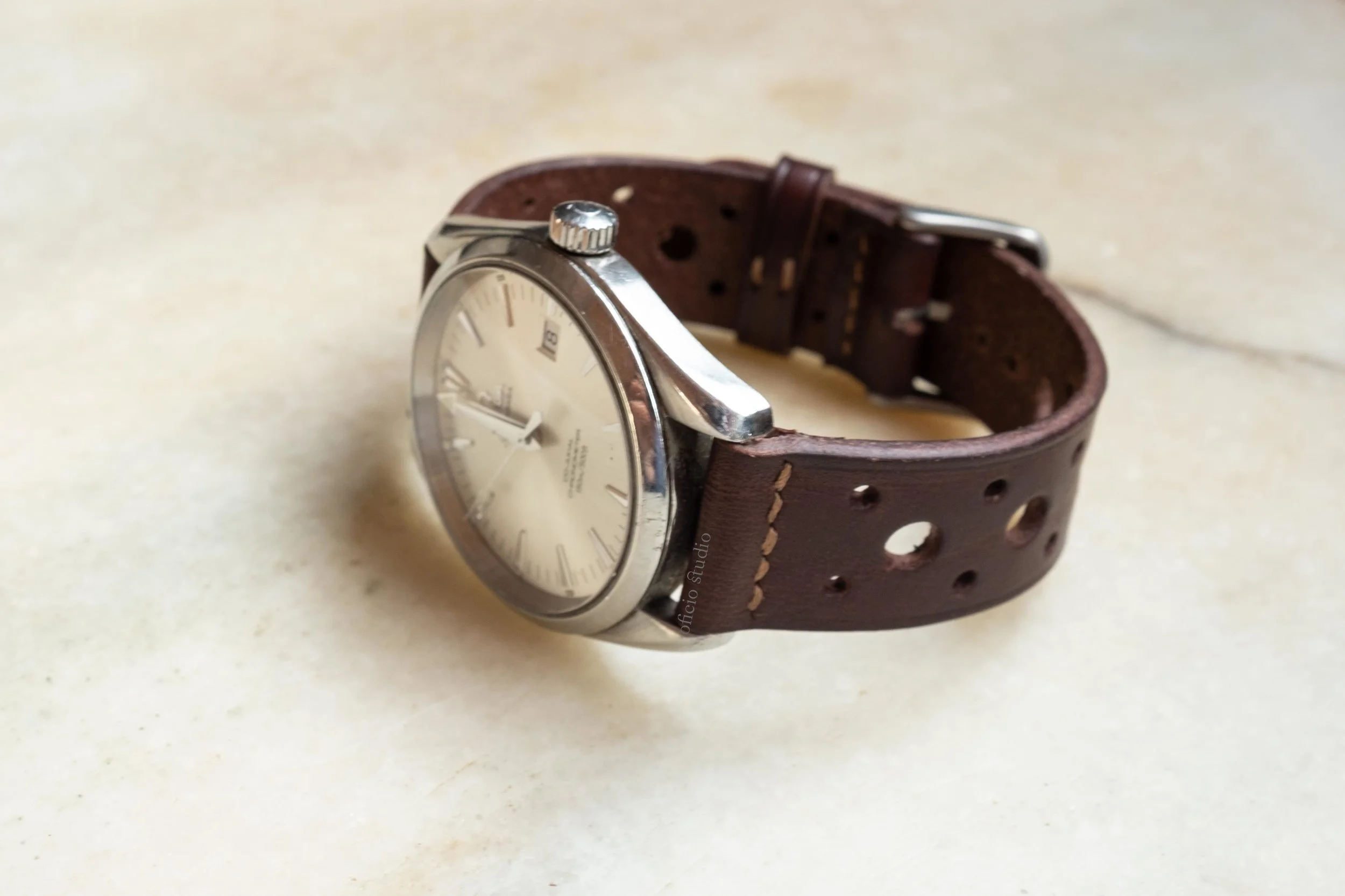 OficioStudio_WatchStrap_DarkChocolate1.jpg