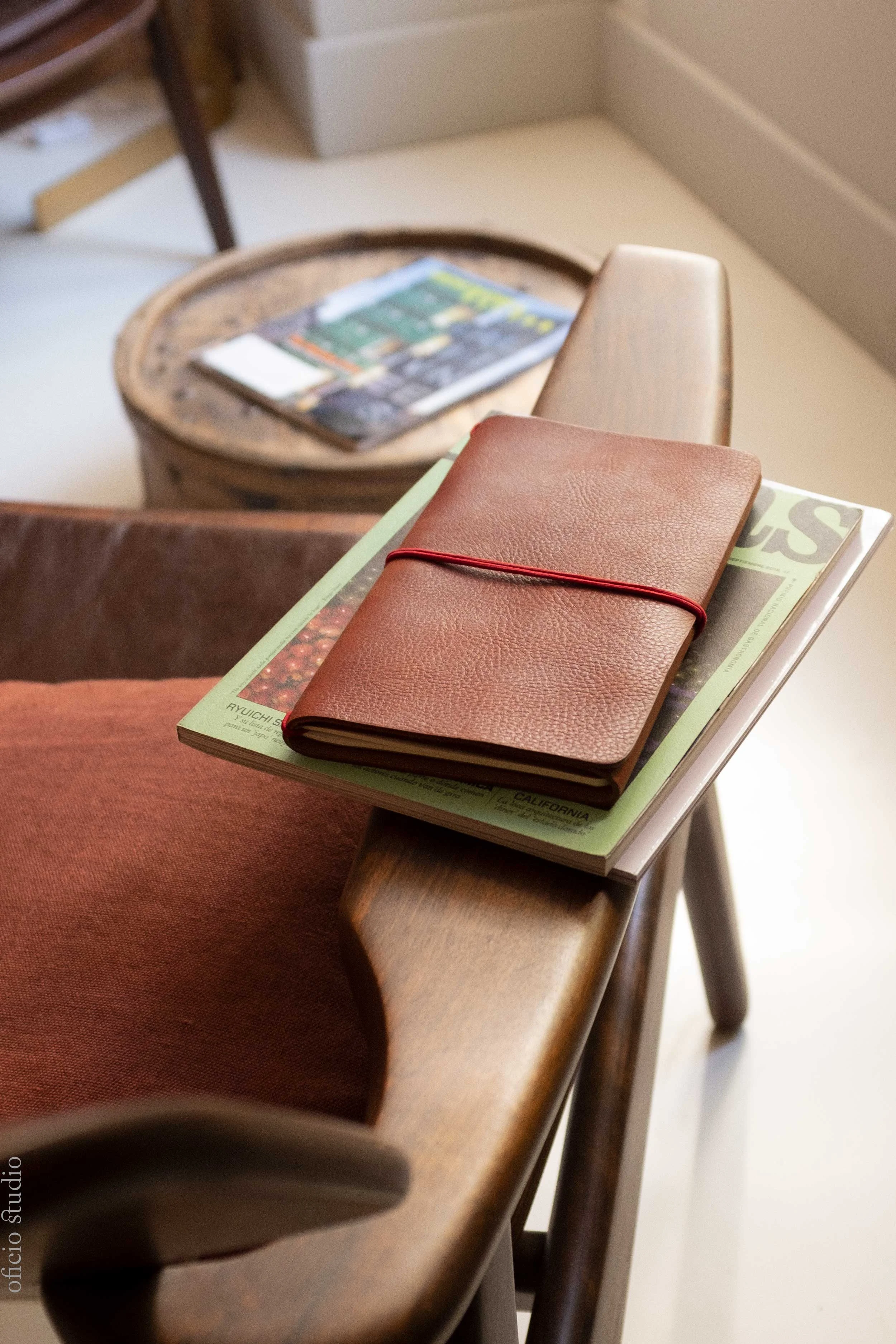 OficioStudio_A5MoleskineCover_Tobacco3.jpg