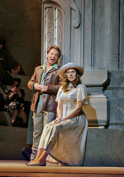 Des Grieux meets the maybe not so innocent Manon