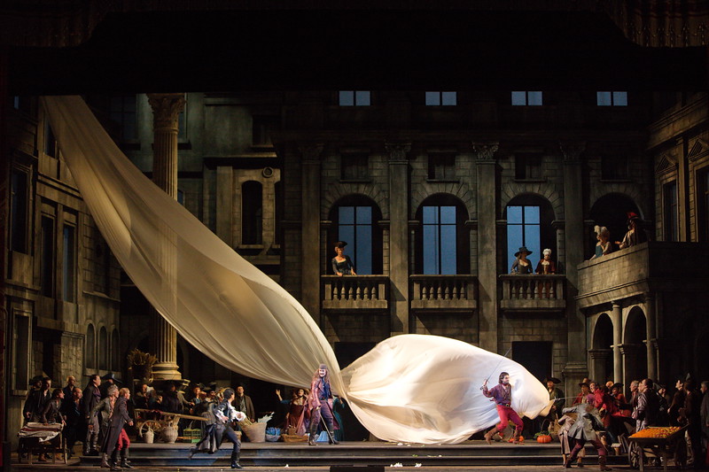 The large white sheet interferes with Mercutio's duel