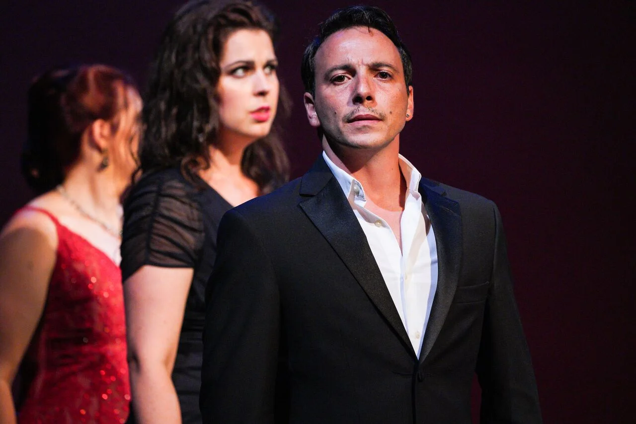 Santiago Ballerini as Argirio