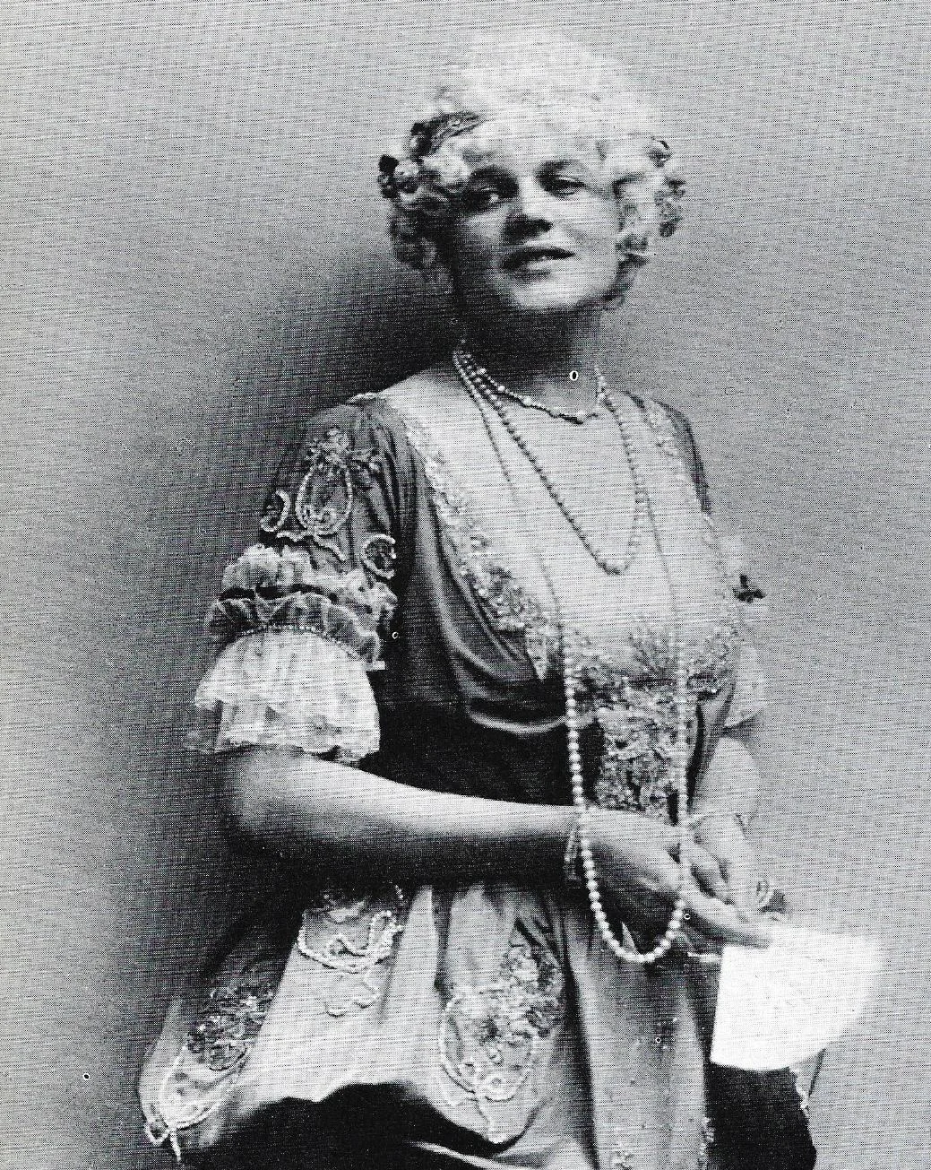 The great Maria Jeritza as Puccini’s Manon Lescaut, from The Vienna Opera by Marcel Prawy